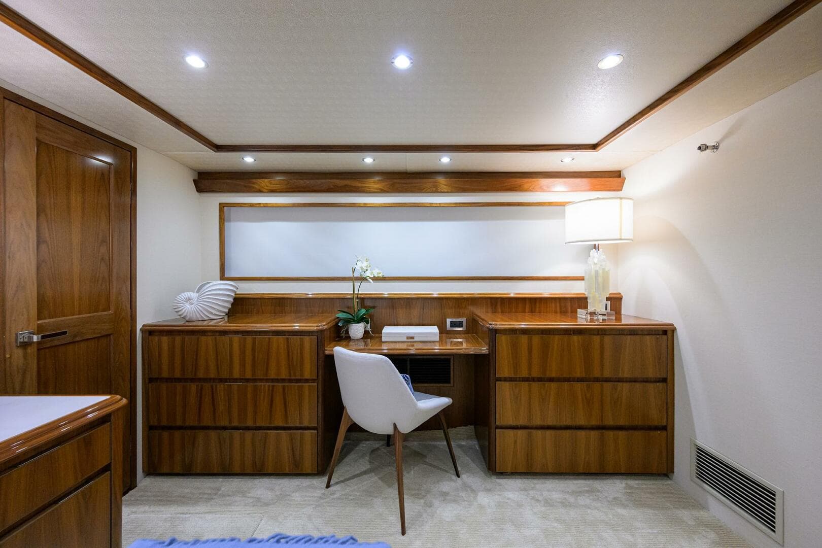 2017 Viking 92 Enclosed Bridge — photo 49