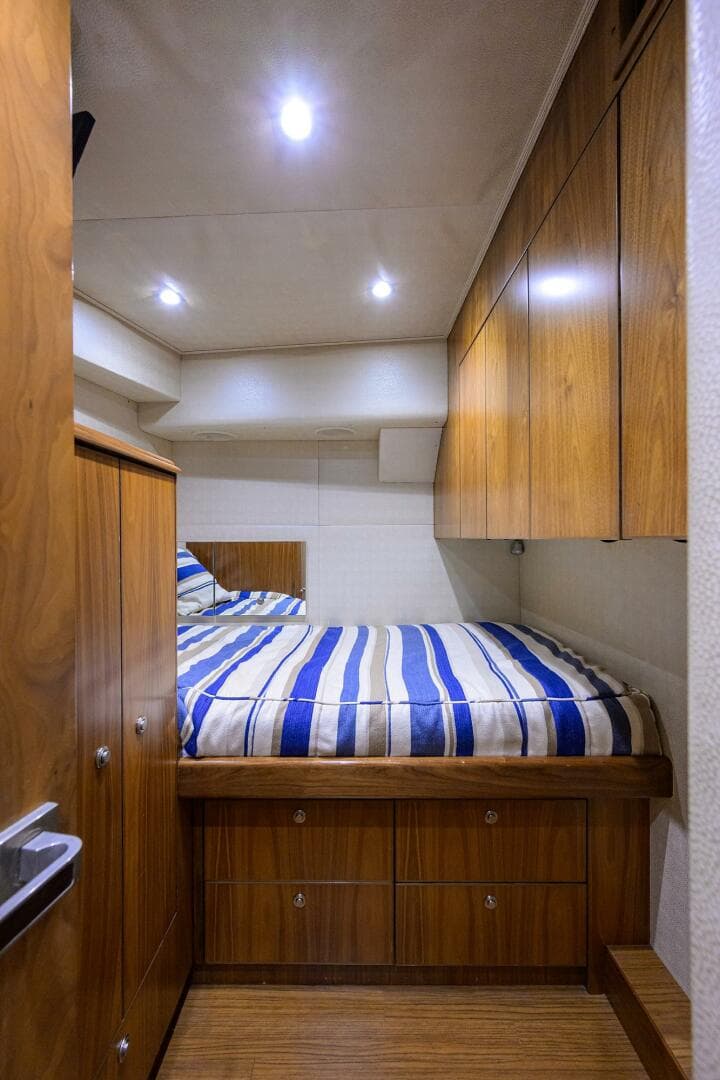 2017 Viking 92 Enclosed Bridge — photo 75