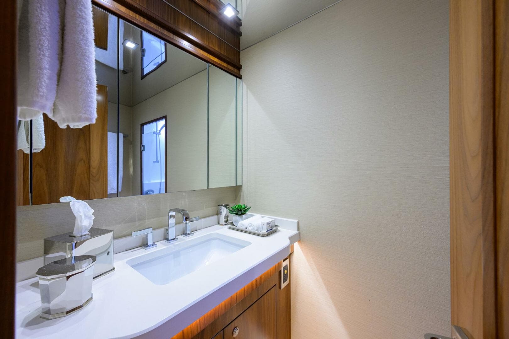 2017 Viking 92 Enclosed Bridge — photo 57