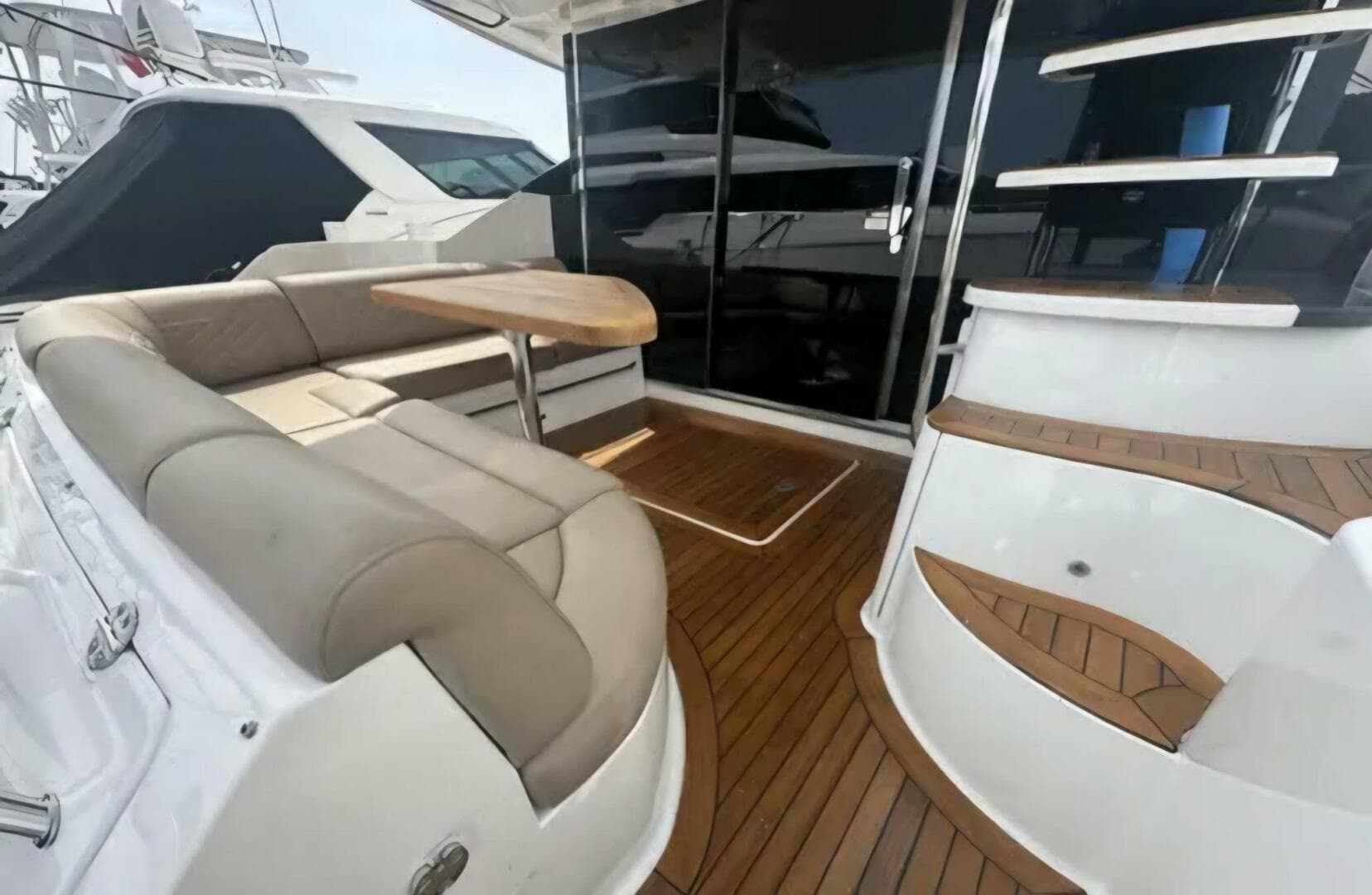 2017 Sea Ray 51 Flybridge — photo 5