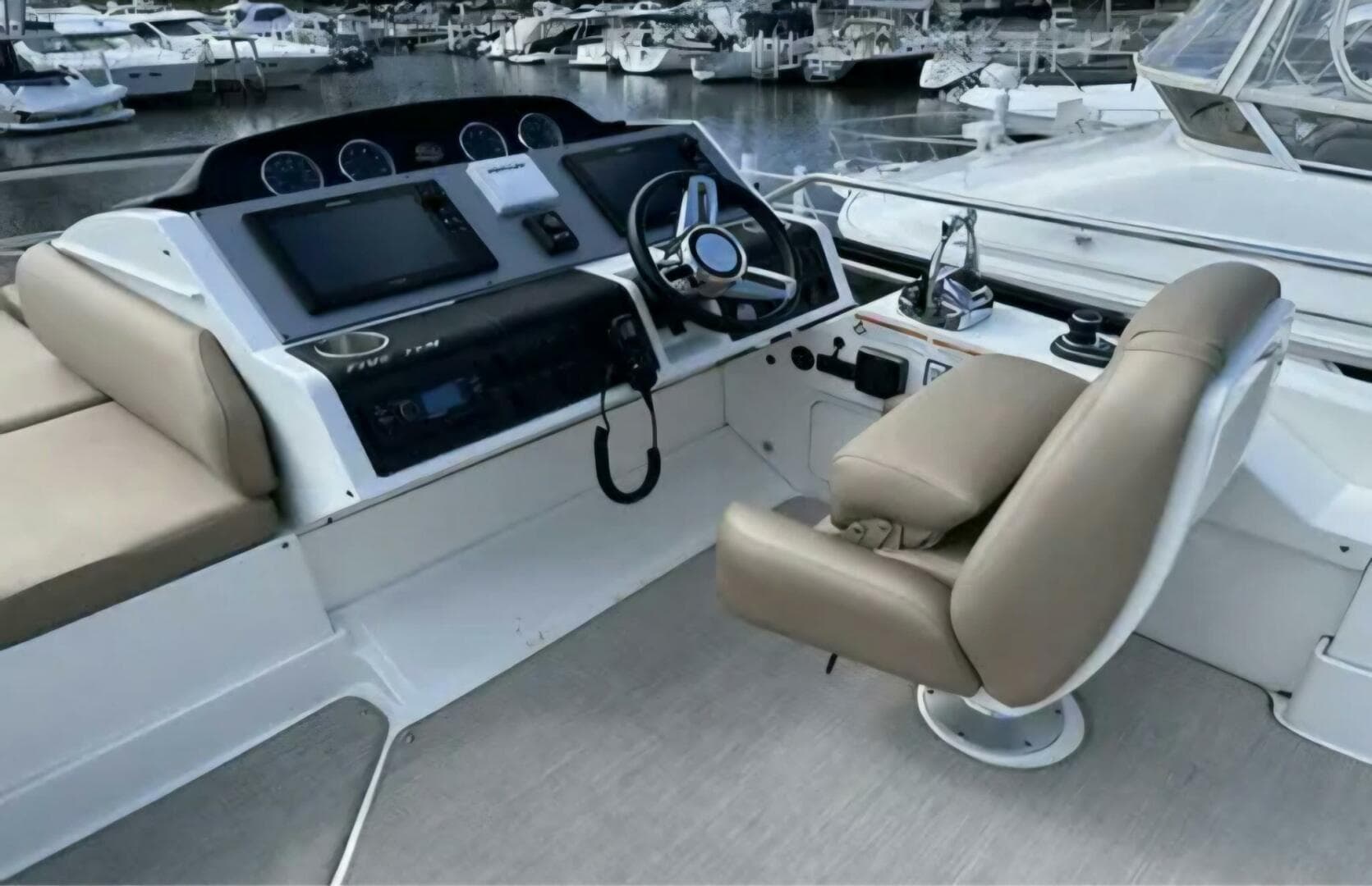 2017 Sea Ray 51 Flybridge — photo 18