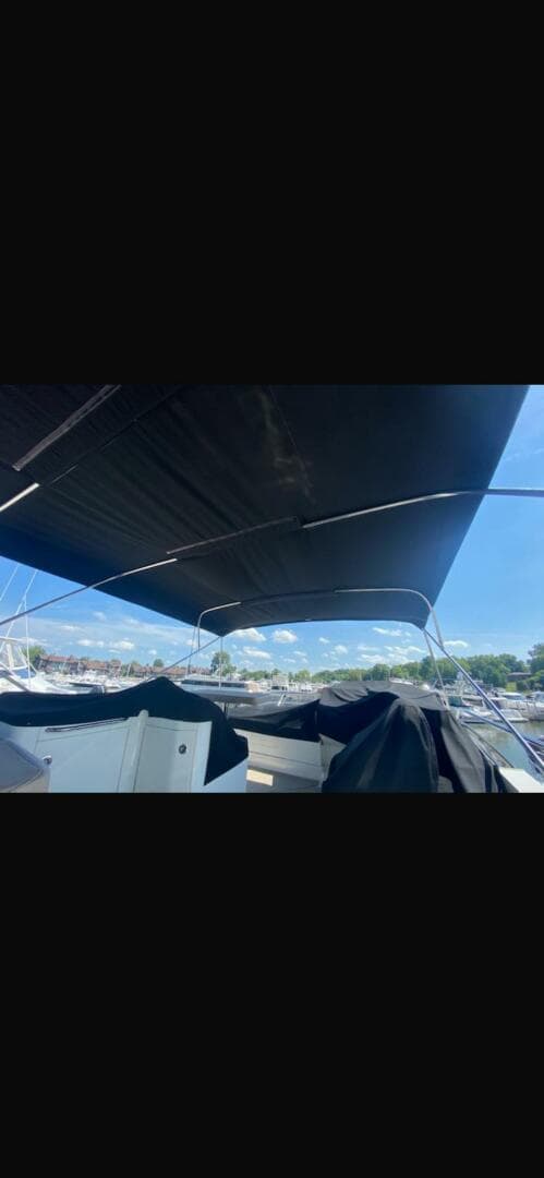 2017 Sea Ray 51 Flybridge — photo 16