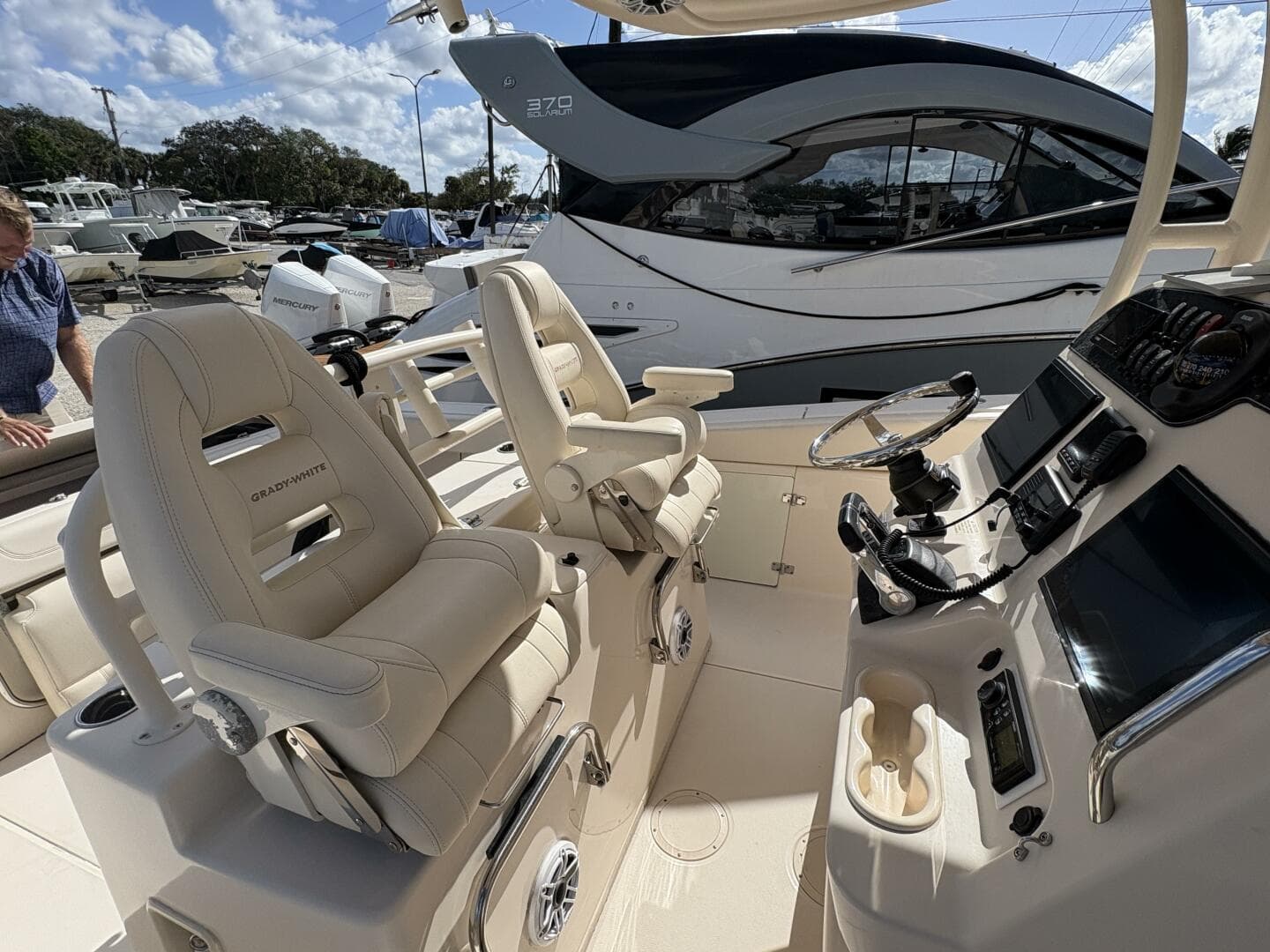 2018 Grady-White Canyon 306 — photo 15