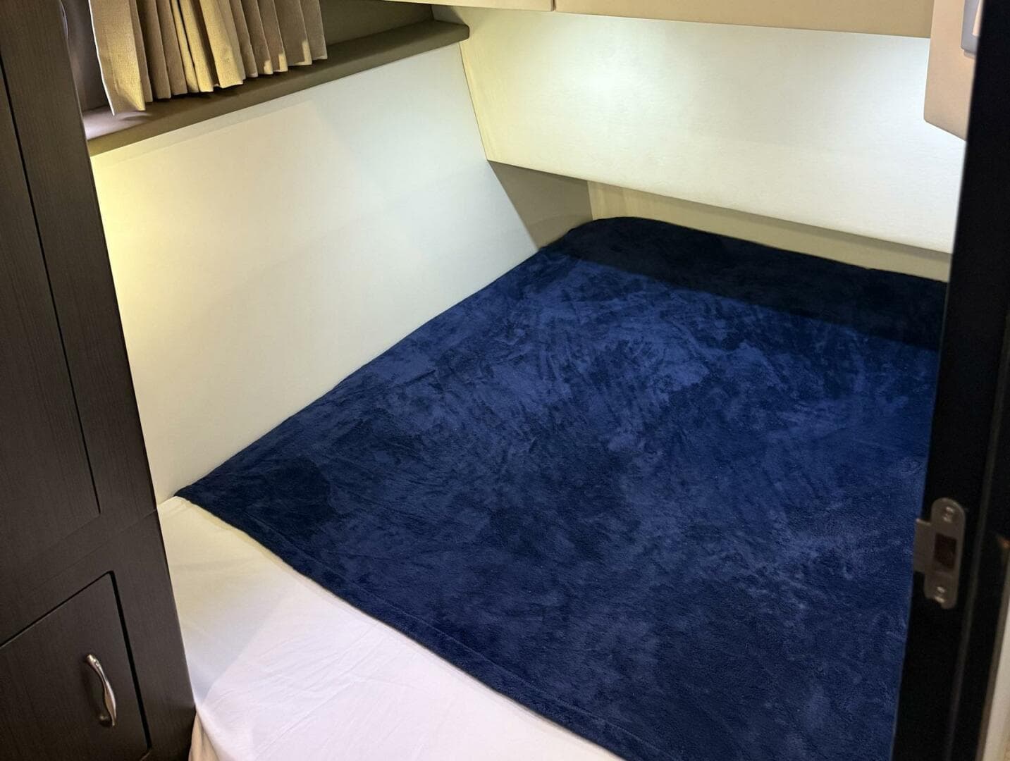 2013 Carver C-34 Command Bridge — photo 18