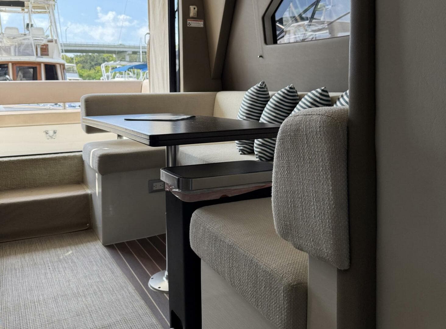 2013 Carver C-34 Command Bridge — photo 11