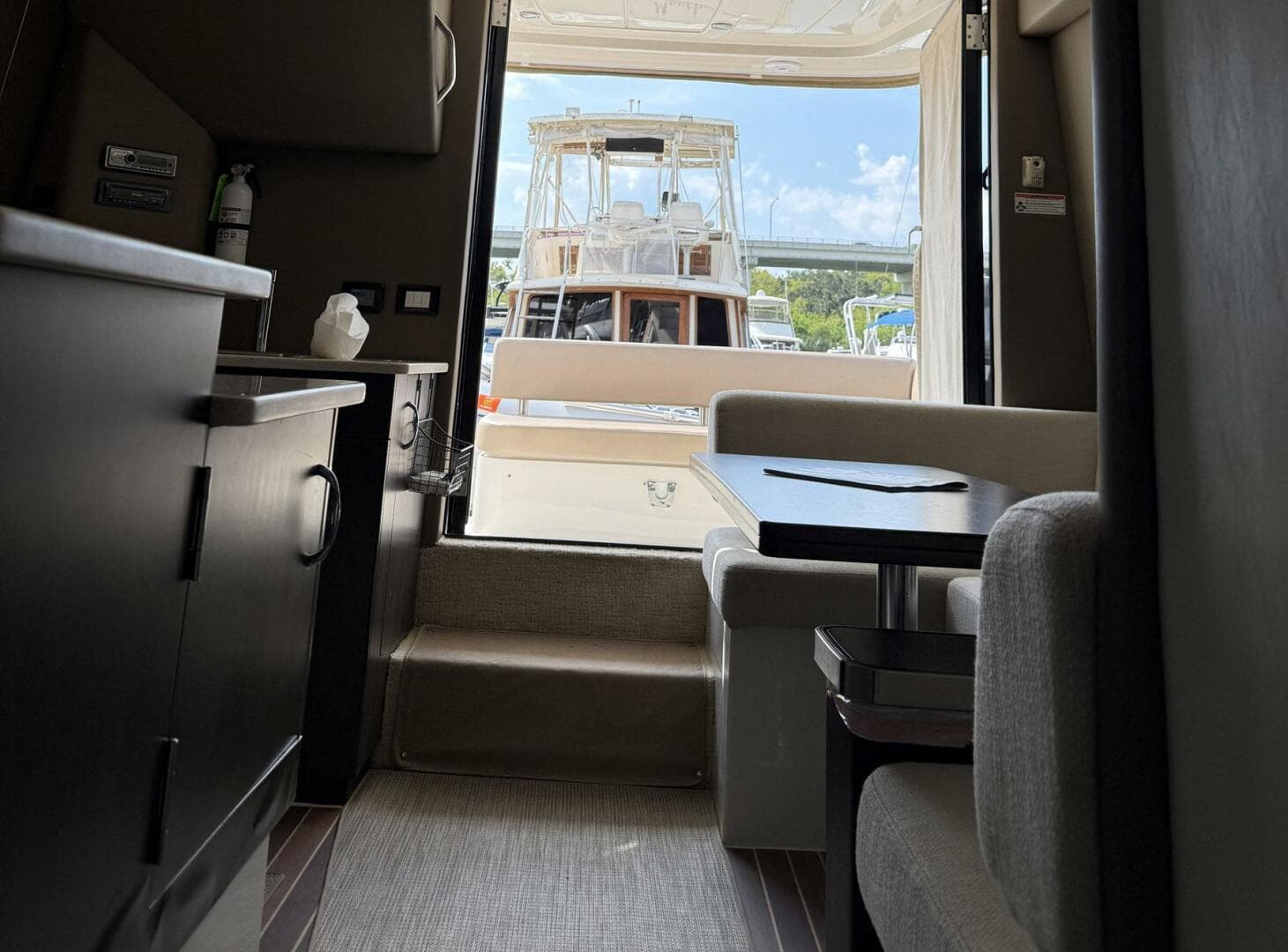 2013 Carver C-34 Command Bridge — photo 12