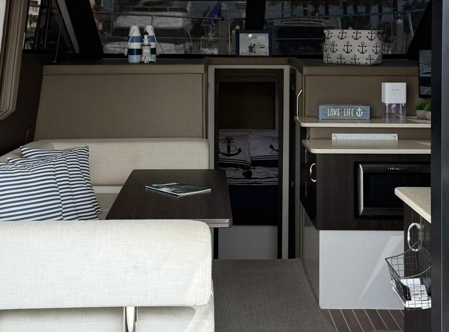 2013 Carver C-34 Command Bridge — photo 7