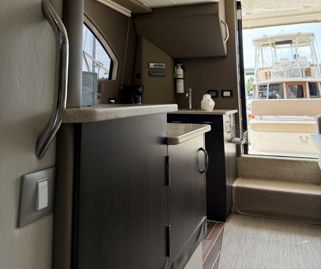 2013 Carver C-34 Command Bridge — photo 14