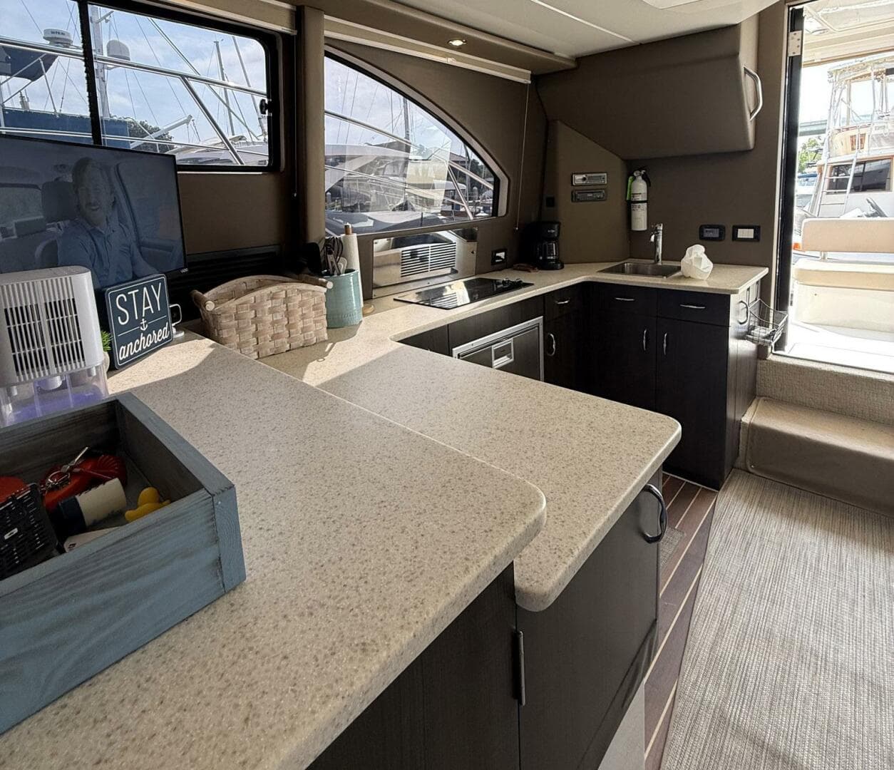 2013 Carver C-34 Command Bridge — photo 15