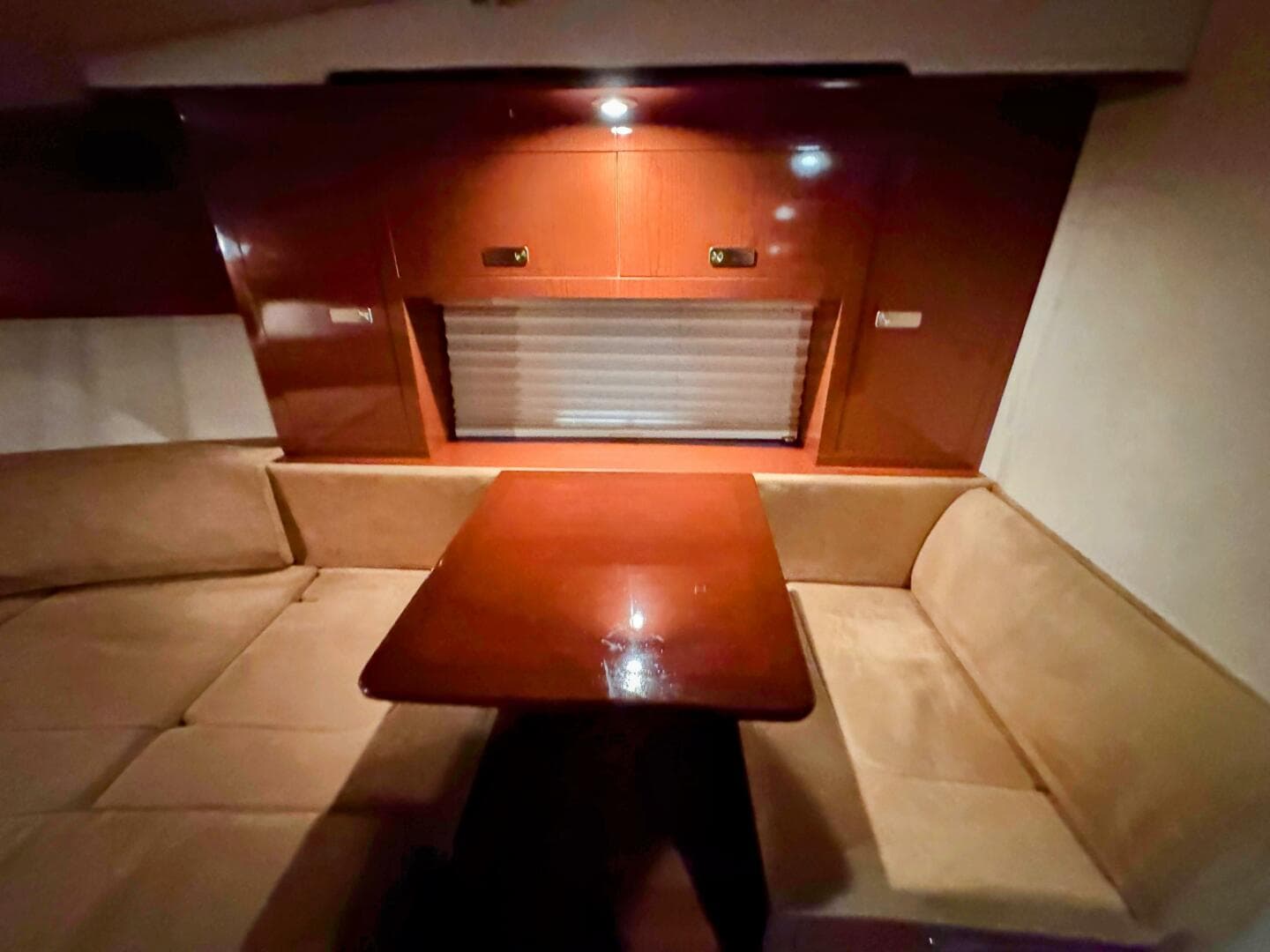 2010 Sea Ray 310 Sundancer — photo 19