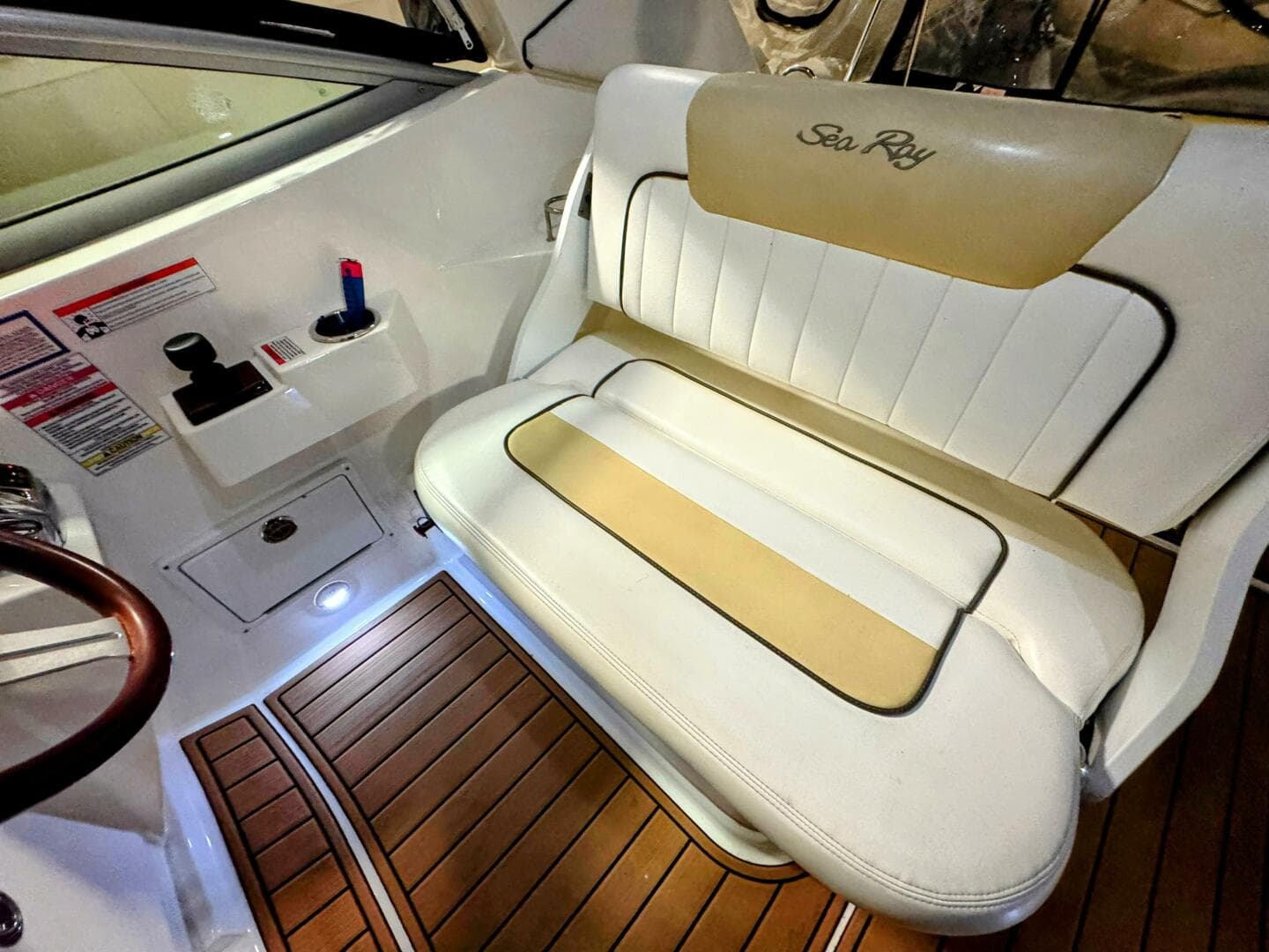 2010 Sea Ray 310 Sundancer — photo 11