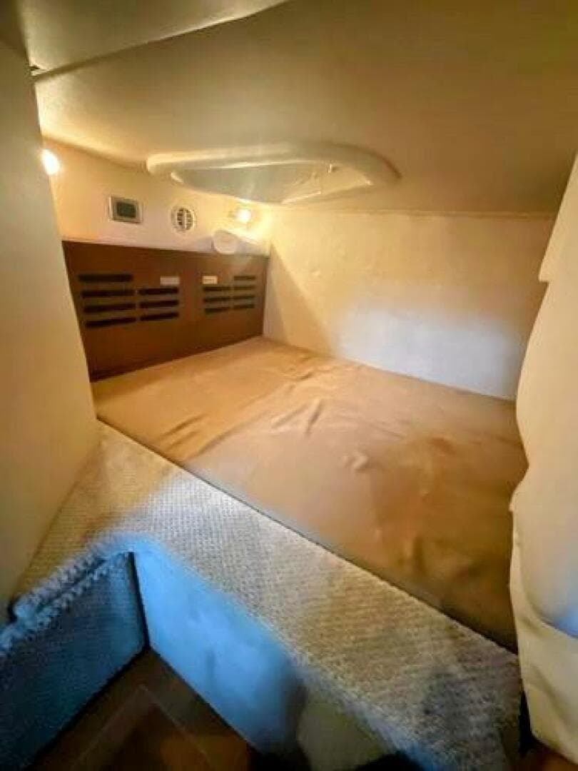 2010 Sea Ray 310 Sundancer — photo 26