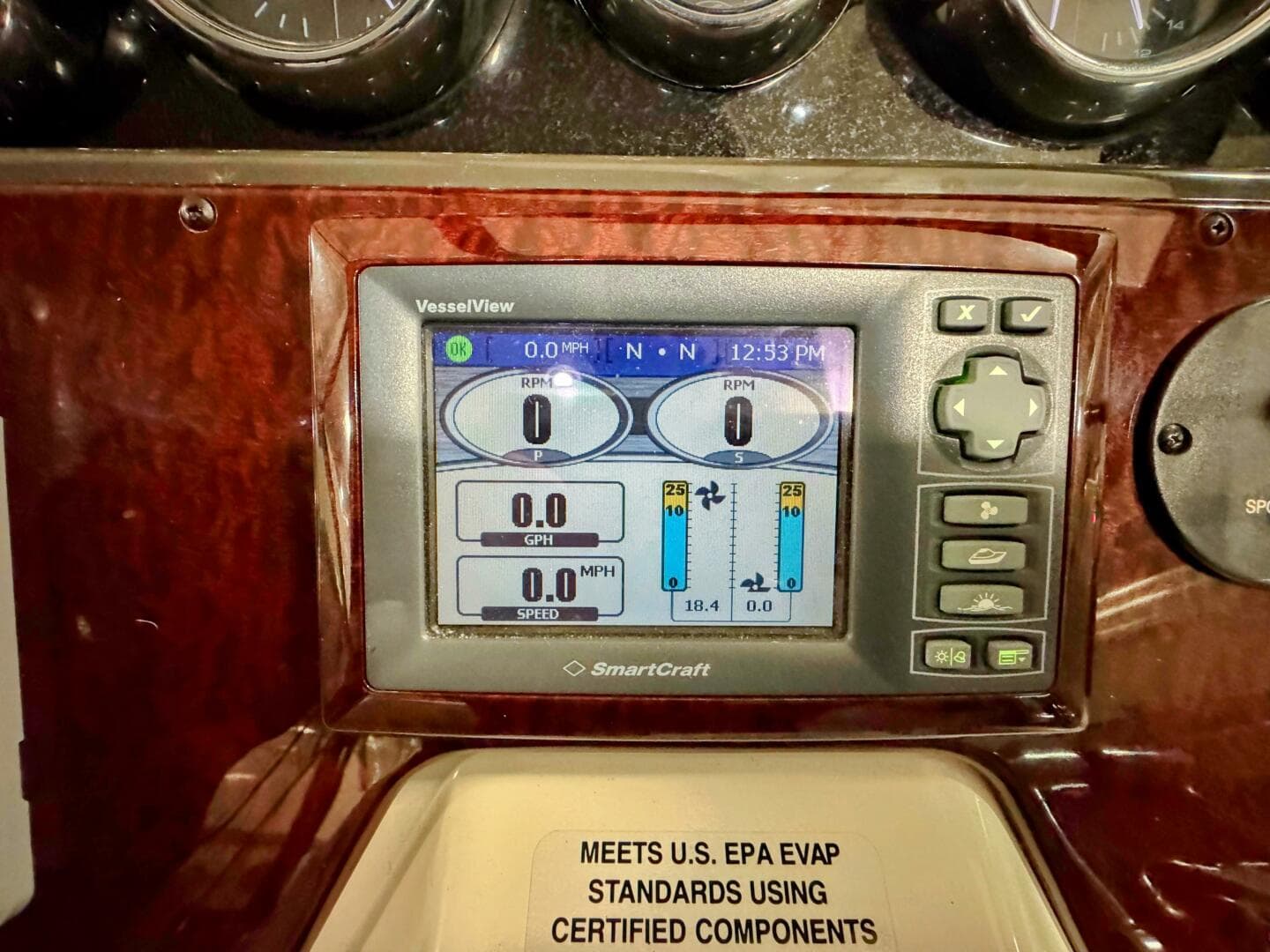 2010 Sea Ray 310 Sundancer — photo 14