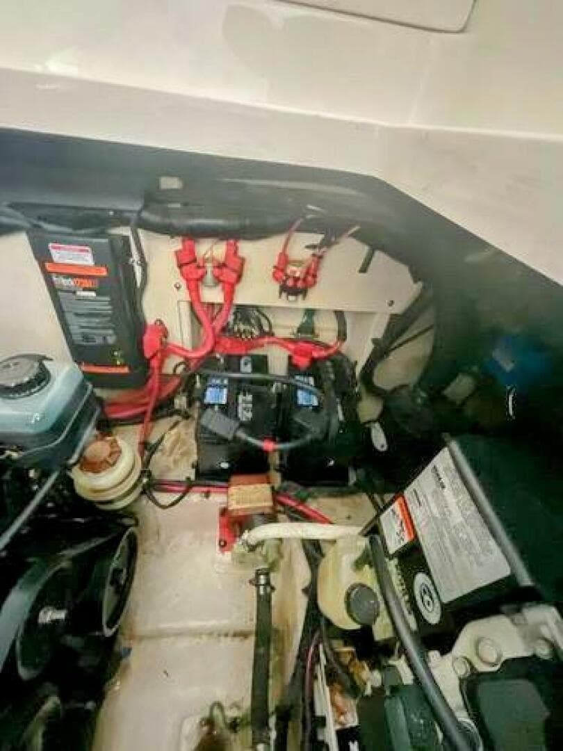 2010 Sea Ray 310 Sundancer — photo 31