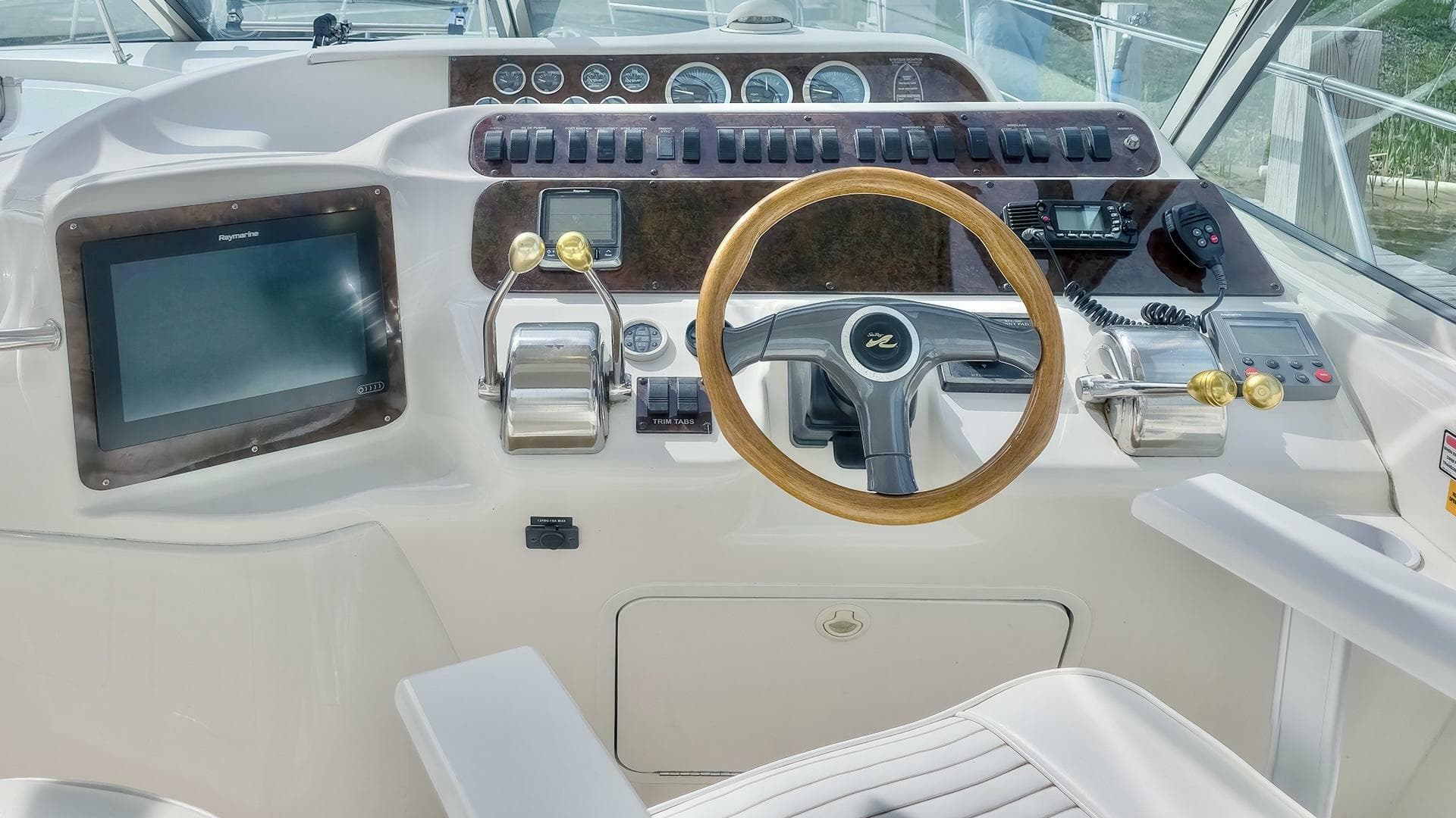 1998 Sea Ray 400 Sundancer — photo 22