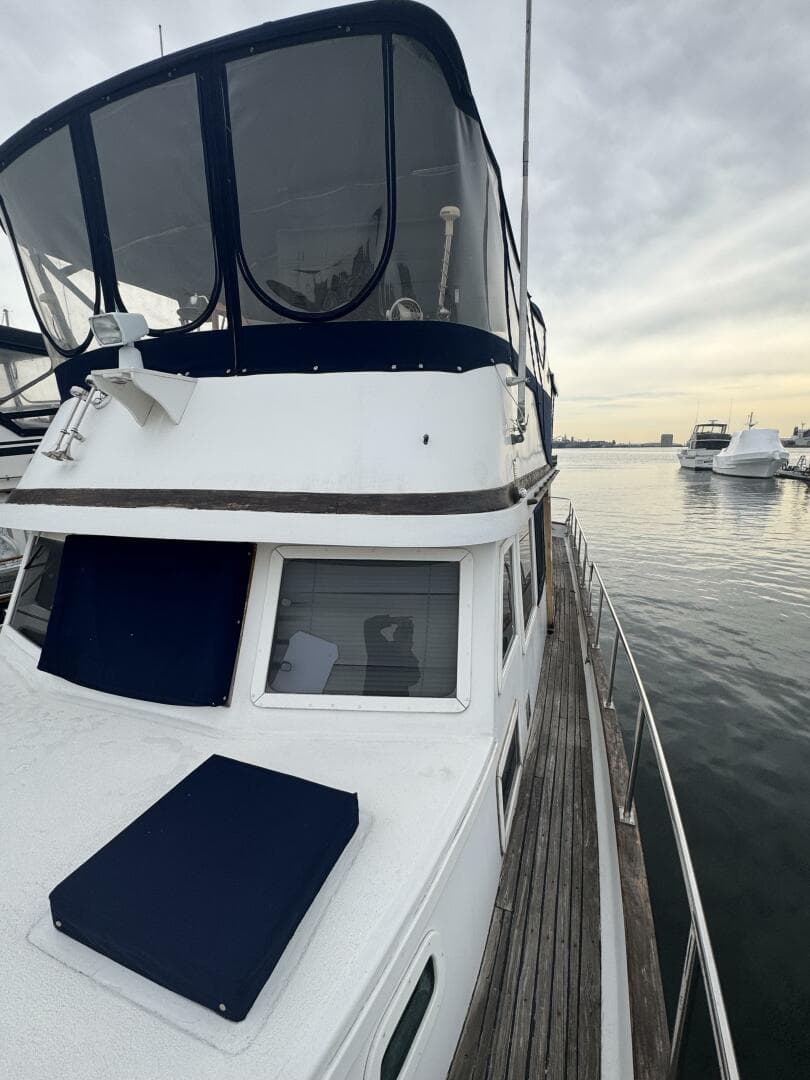 1981 Marine Trader Double Cabin — photo 9