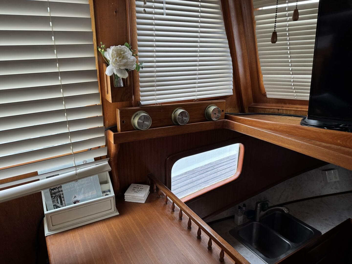 1981 Marine Trader Double Cabin — photo 46