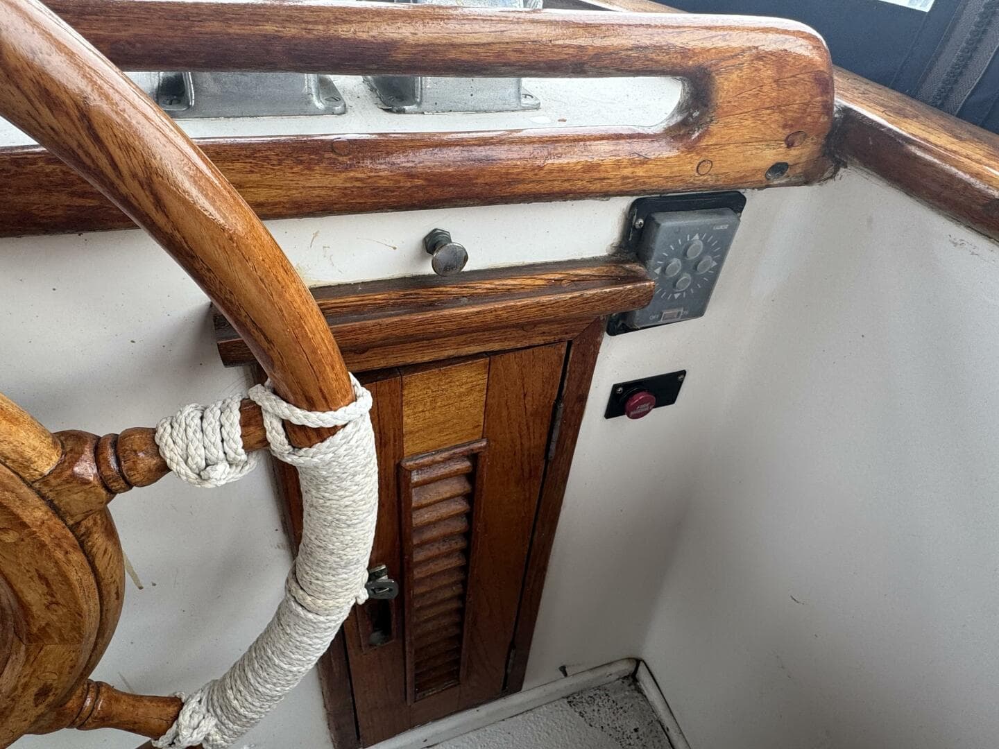 1981 Marine Trader Double Cabin — photo 26