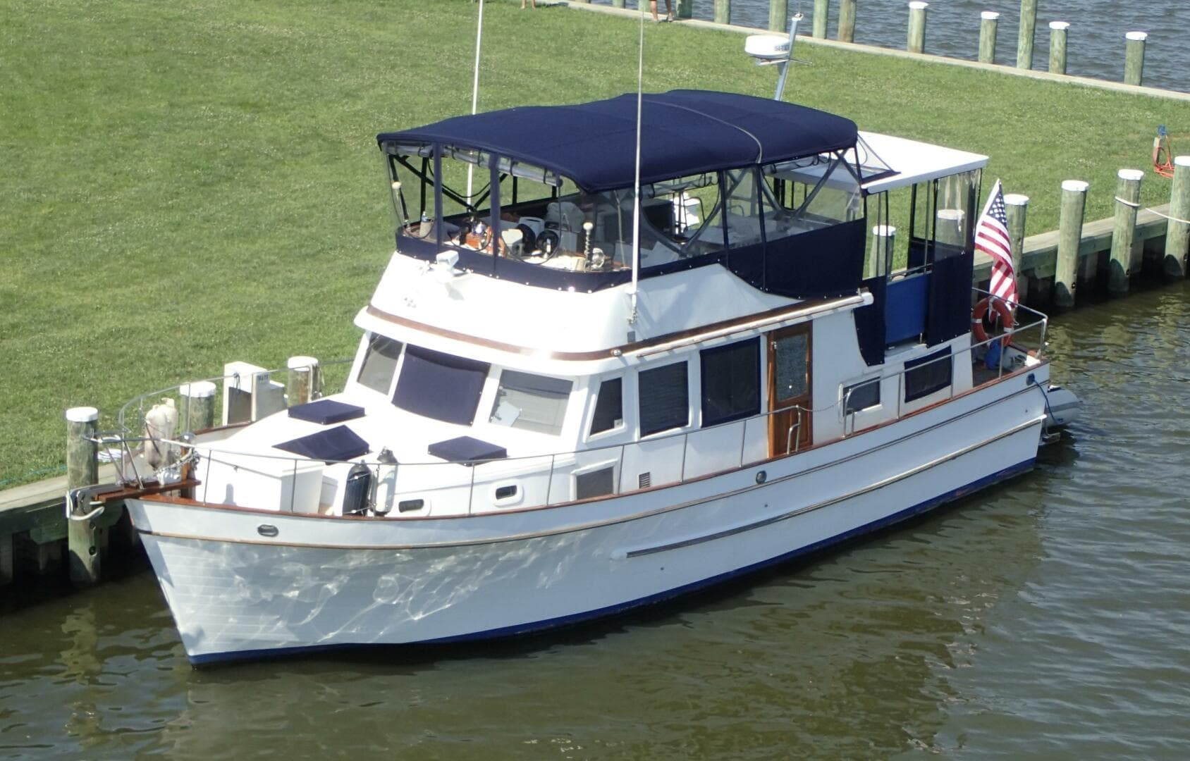 1981 Marine Trader Double Cabin