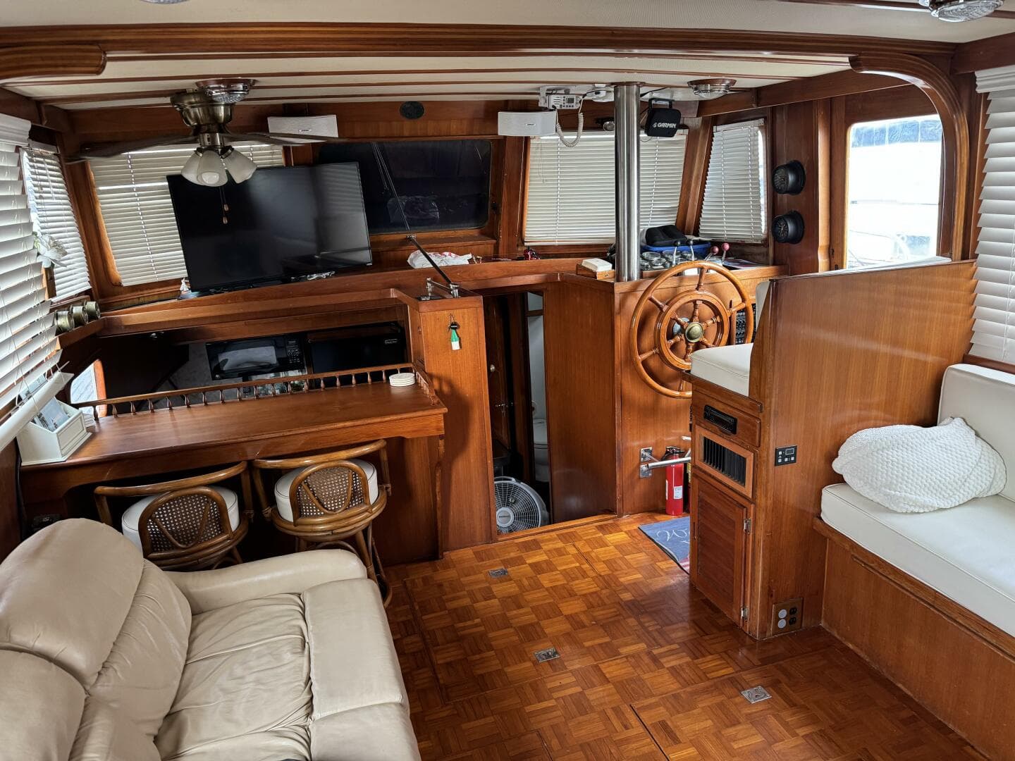 1981 Marine Trader Double Cabin — photo 35