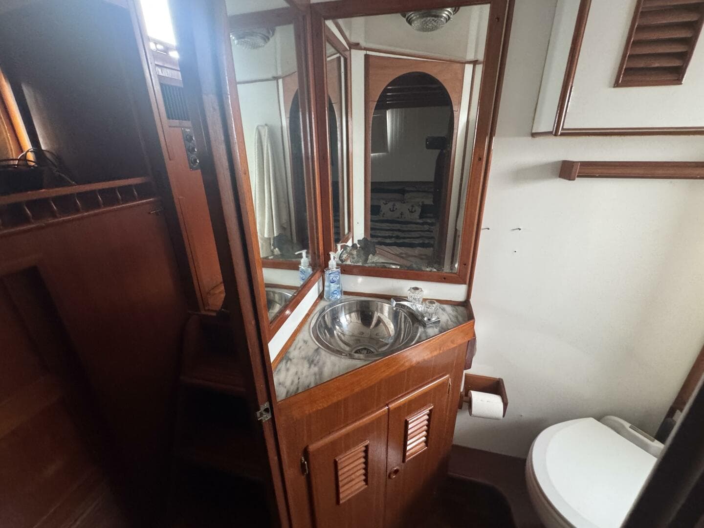 1981 Marine Trader Double Cabin — photo 57