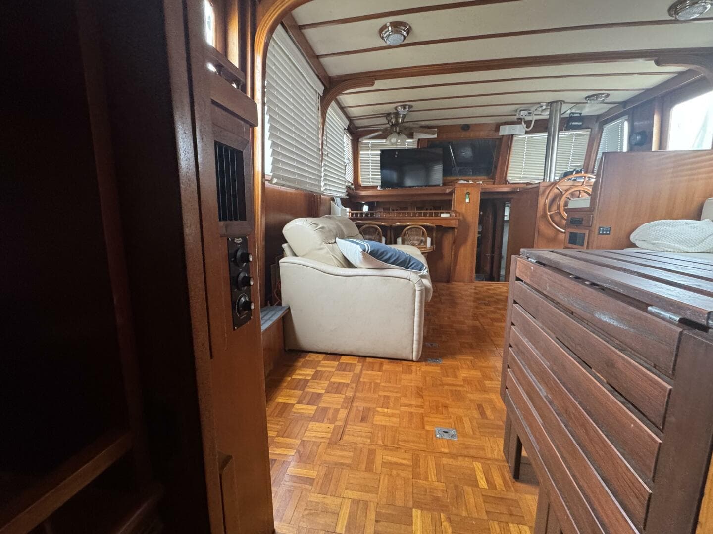 1981 Marine Trader Double Cabin — photo 36