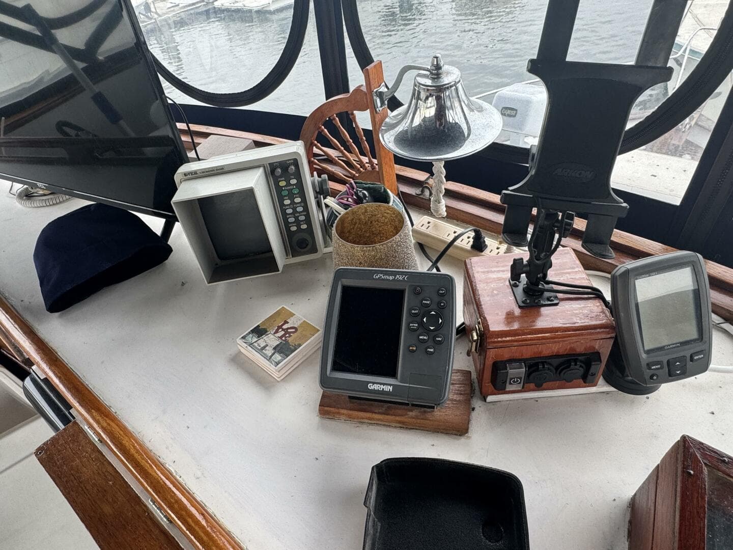 1981 Marine Trader Double Cabin — photo 21