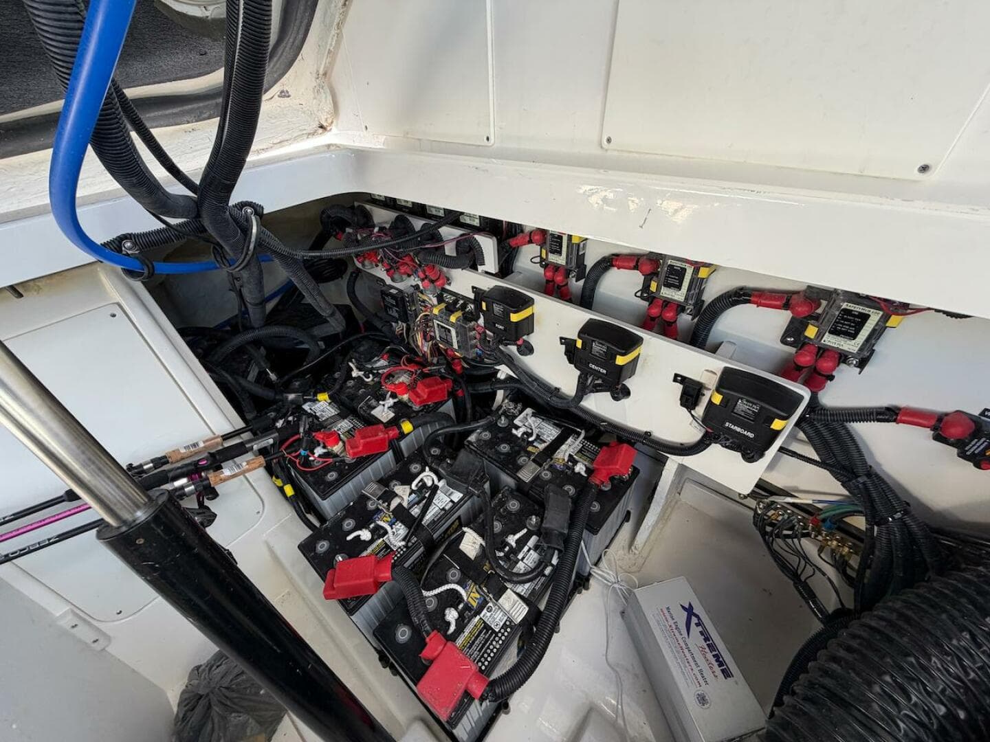 2023 Sea Ray 320 Outboard — photo 48