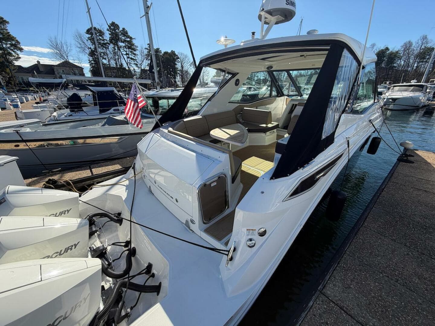2023 Sea Ray 320 Outboard — photo 13