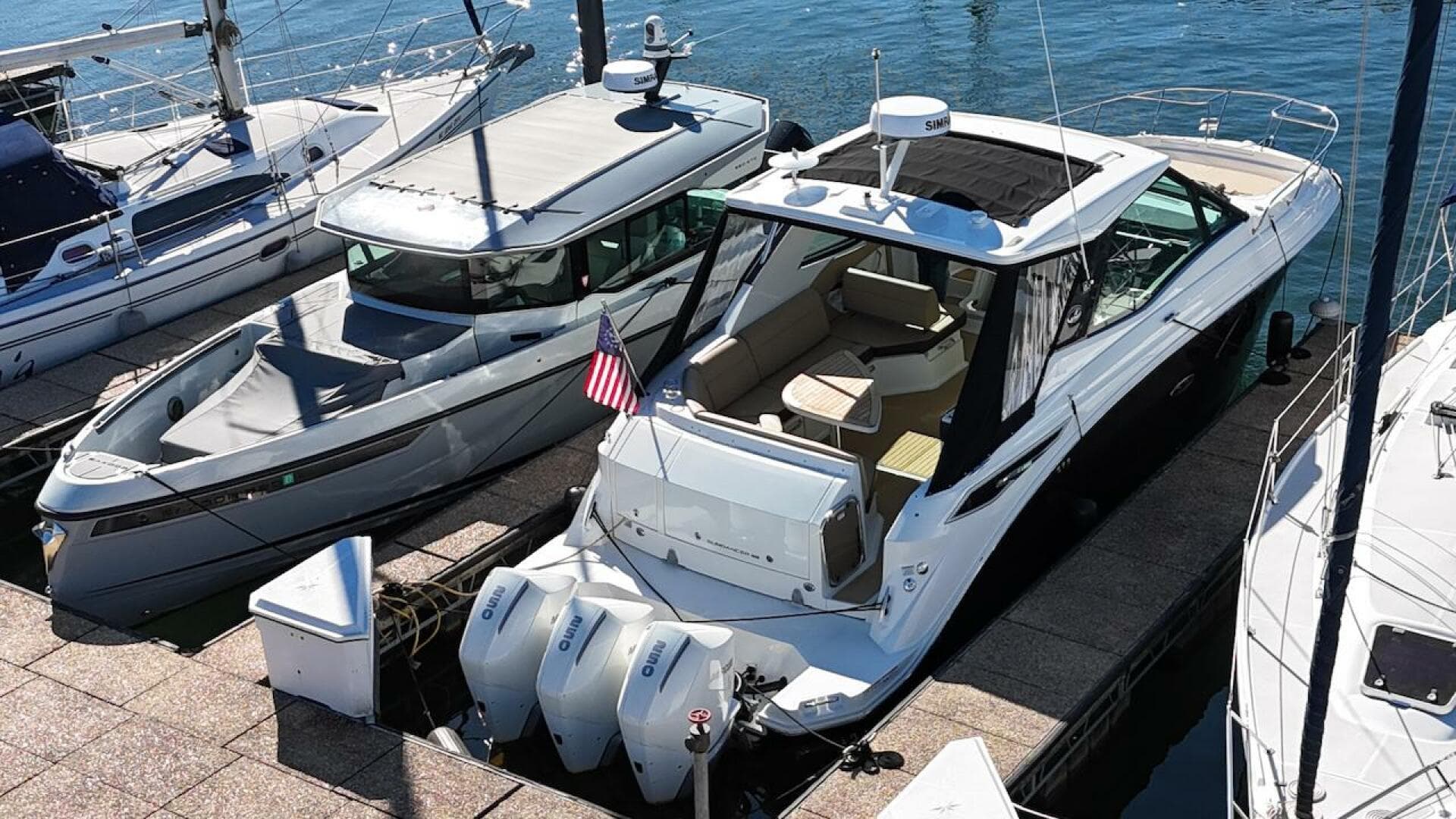 2023 Sea Ray 320 Outboard — photo 6
