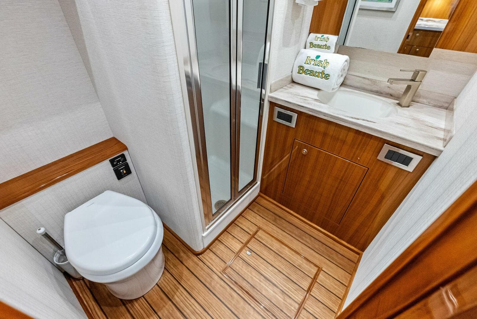 2022 Viking 46 Billfish — photo 14