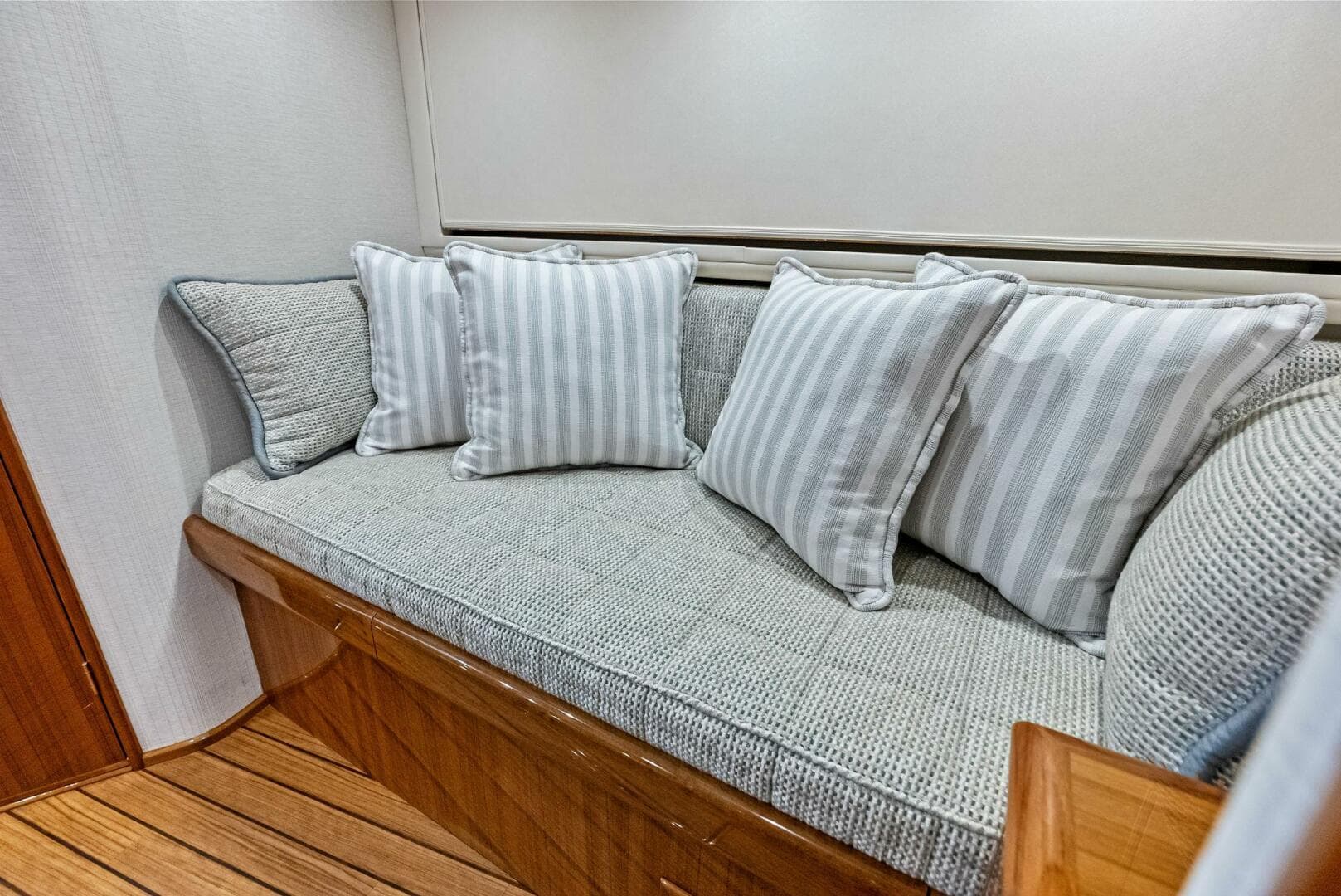 2022 Viking 46 Billfish — photo 9