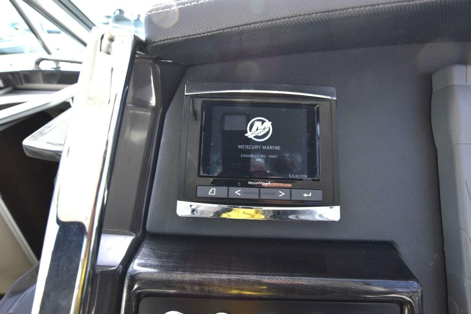 2017 Monterey 355 Sport Yacht — photo 21