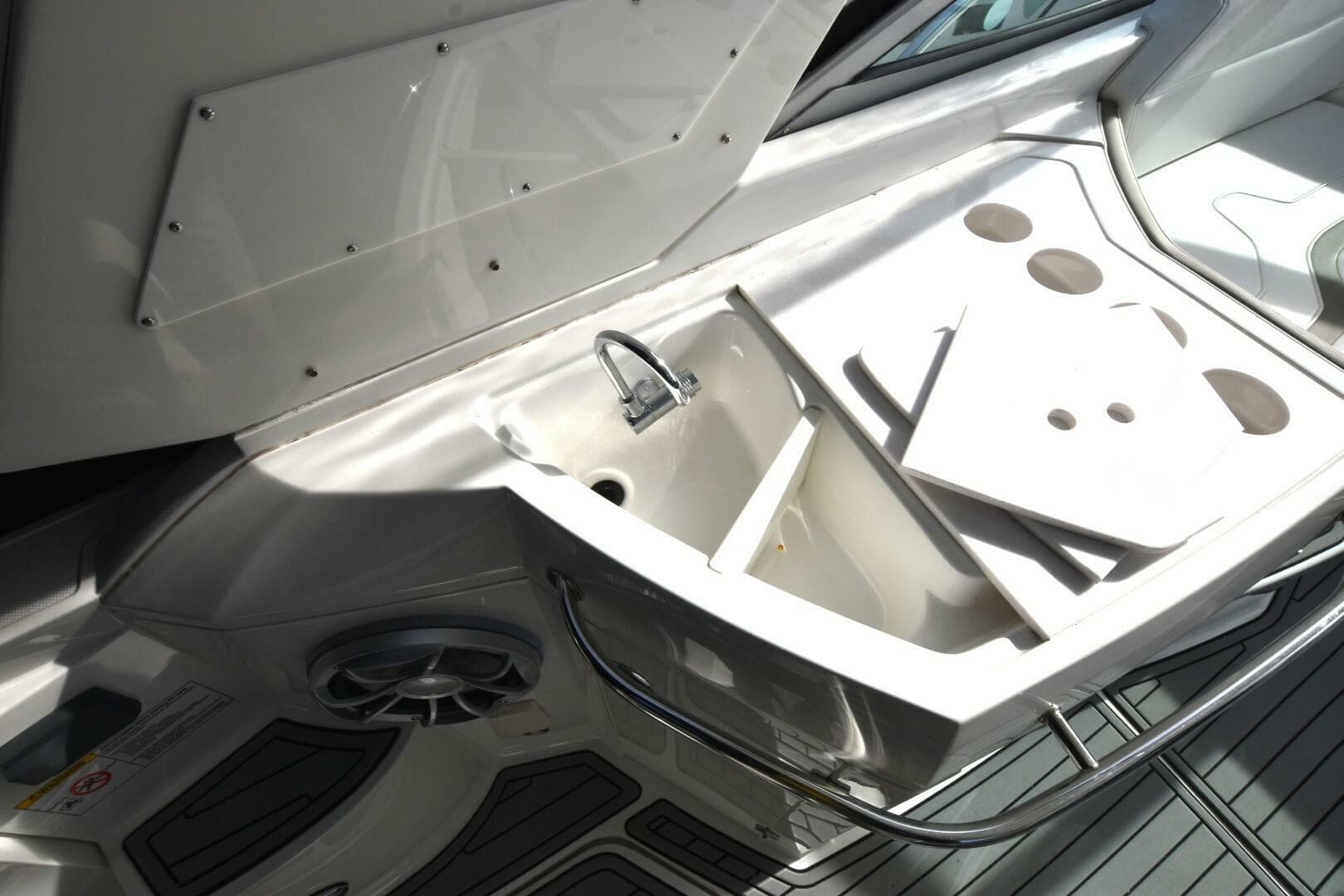 2017 Monterey 355 Sport Yacht — photo 13