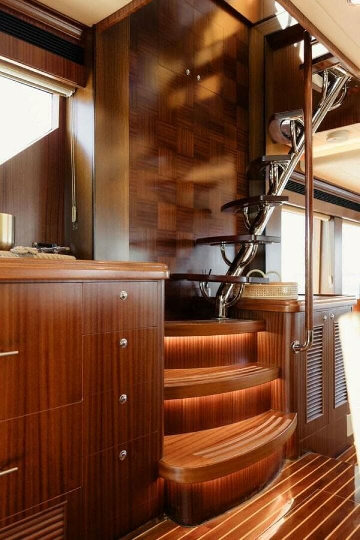 2010 Horizon Enclosed Pilothouse — photo 29