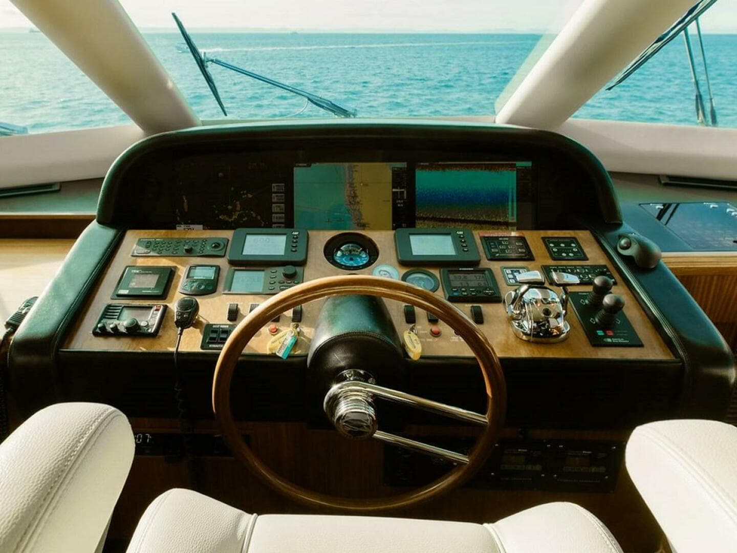 2010 Horizon Enclosed Pilothouse — photo 32