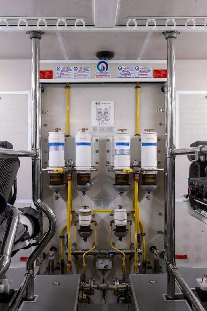 2010 Horizon Enclosed Pilothouse — photo 54