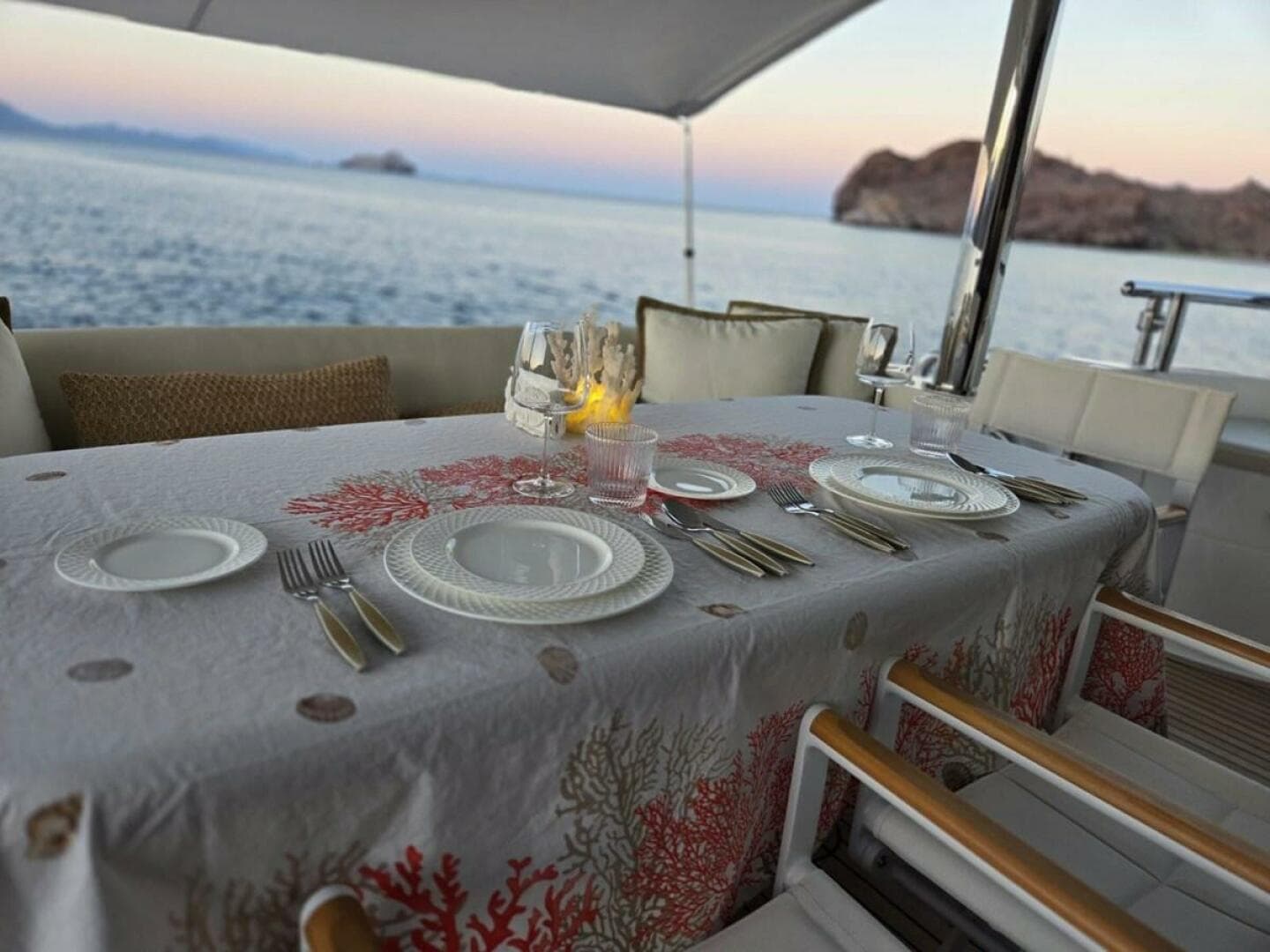 2010 Horizon Enclosed Pilothouse — photo 19