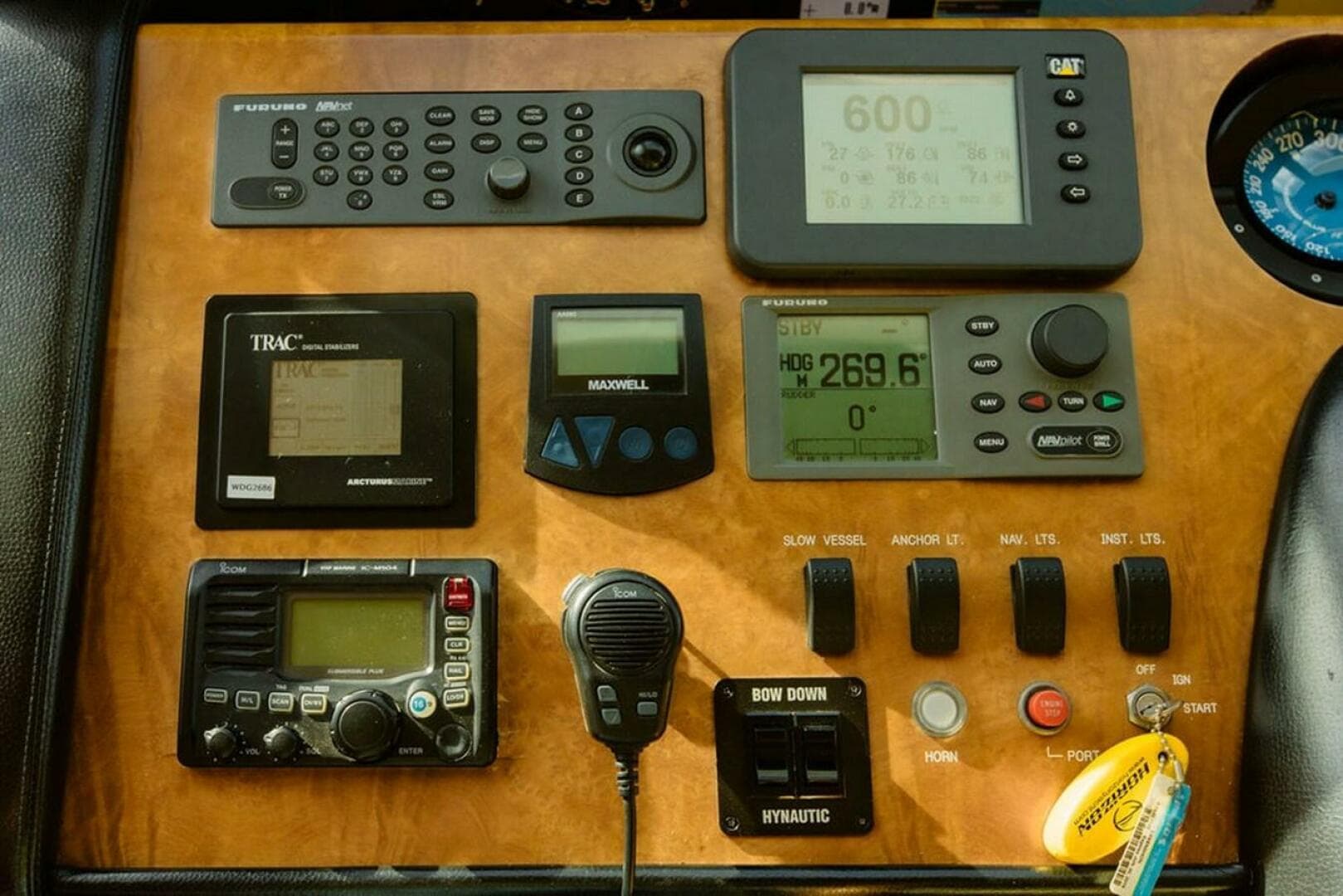 2010 Horizon Enclosed Pilothouse — photo 33