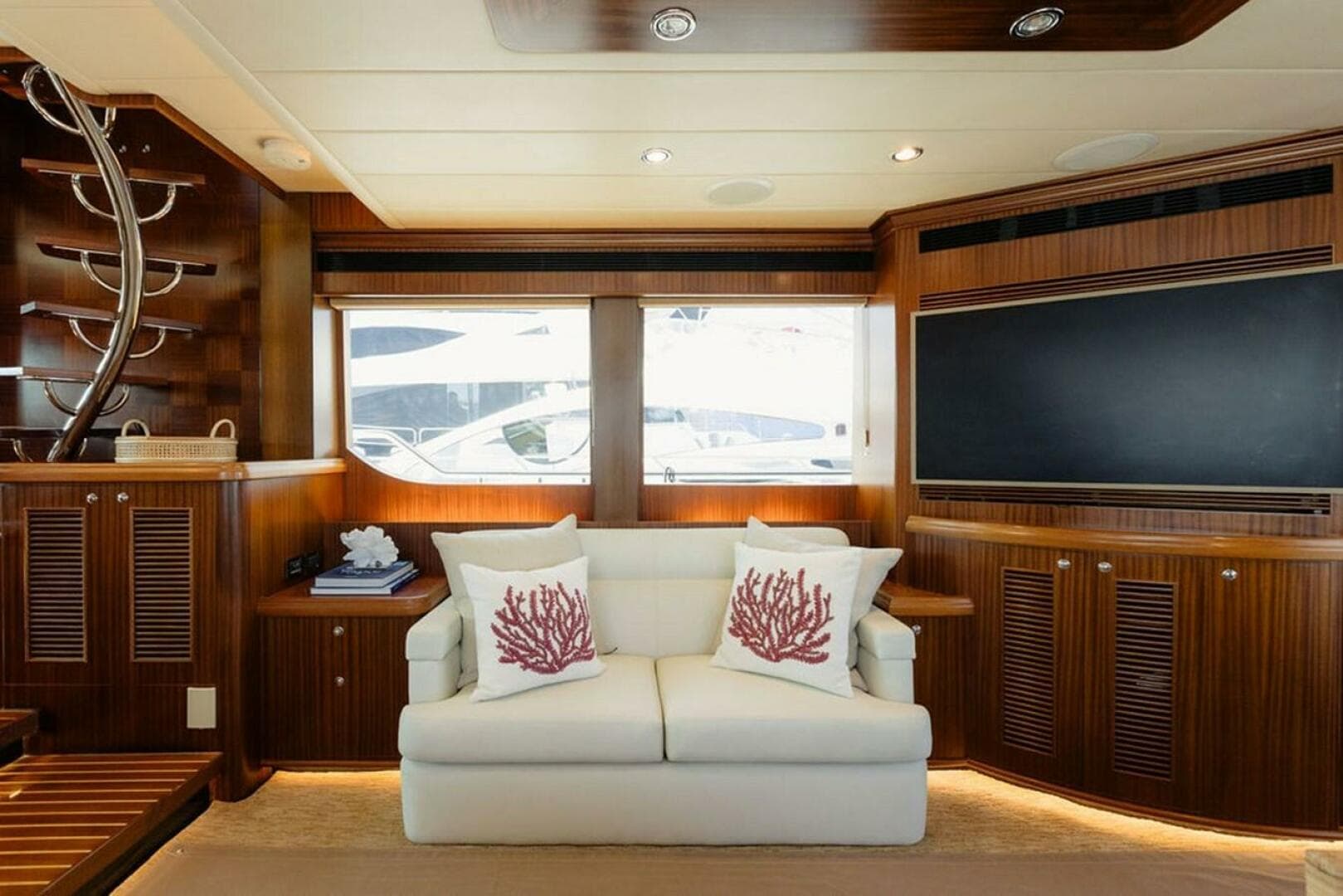 2010 Horizon Enclosed Pilothouse — photo 27