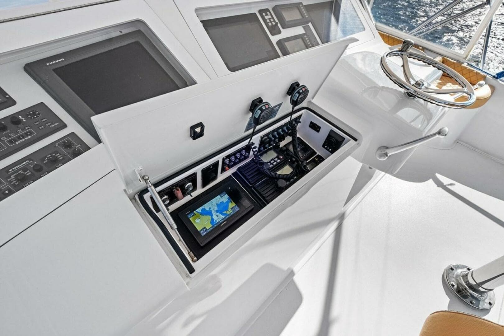 2001 Viking Sportfish — photo 14