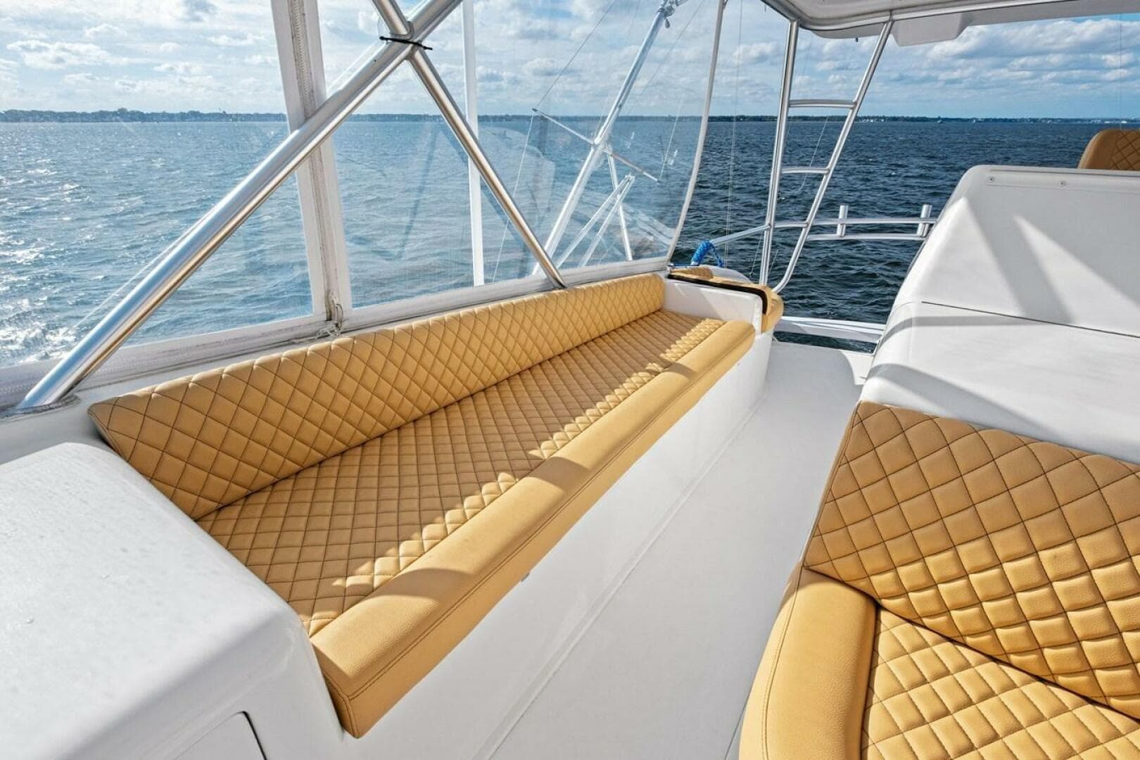 2001 Viking Sportfish — photo 23