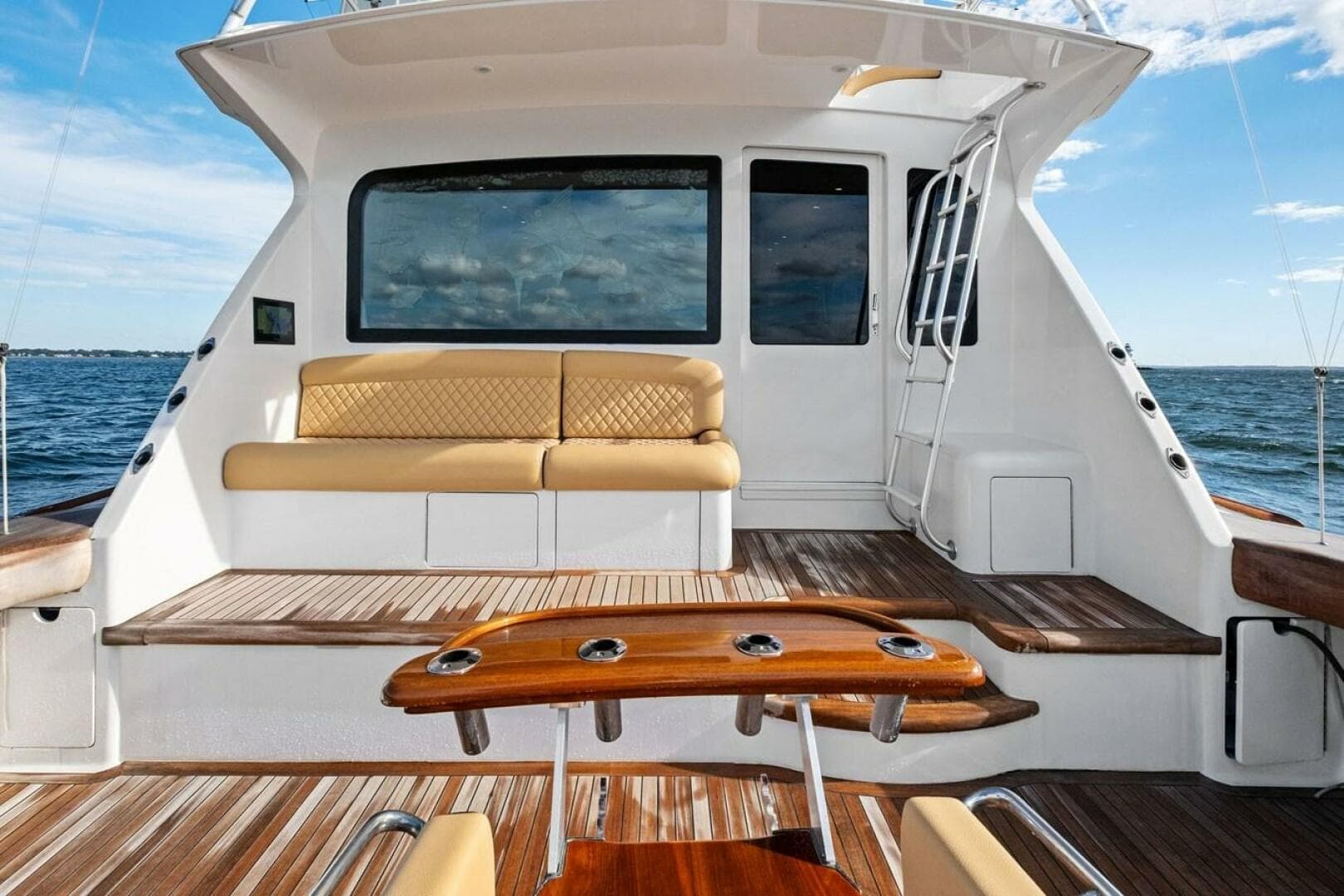 2001 Viking Sportfish — photo 8