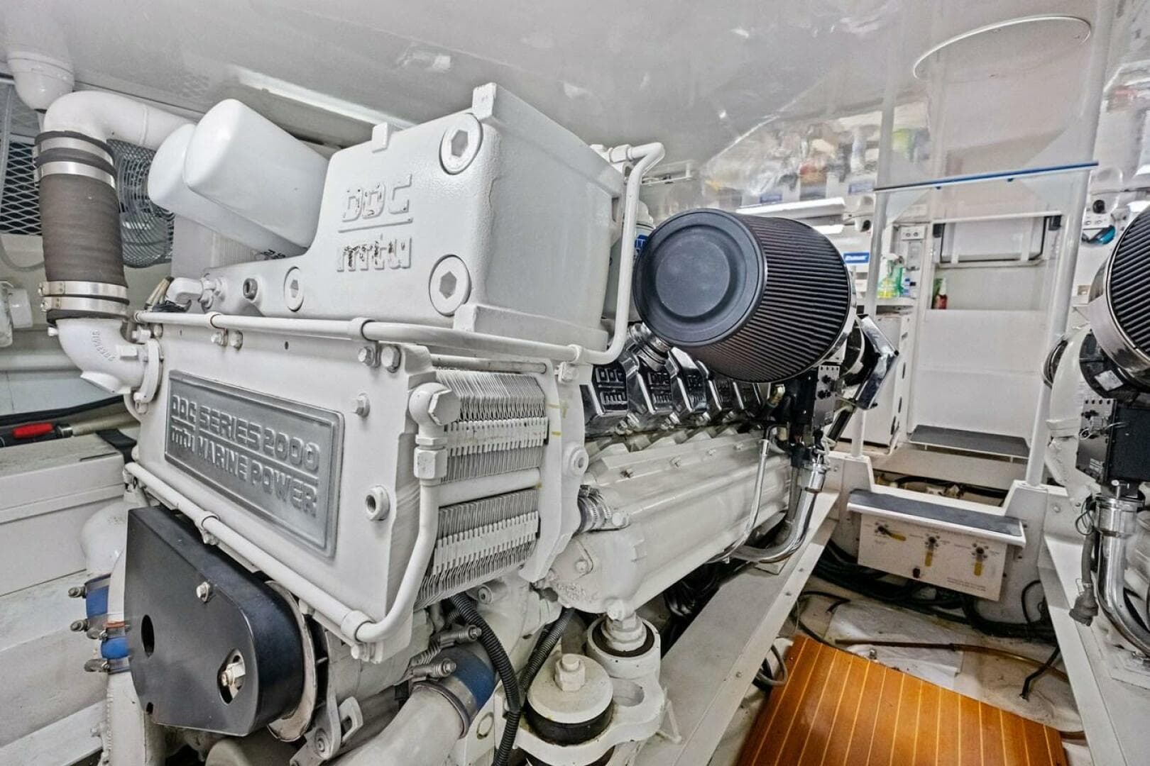 2001 Viking Sportfish — photo 42