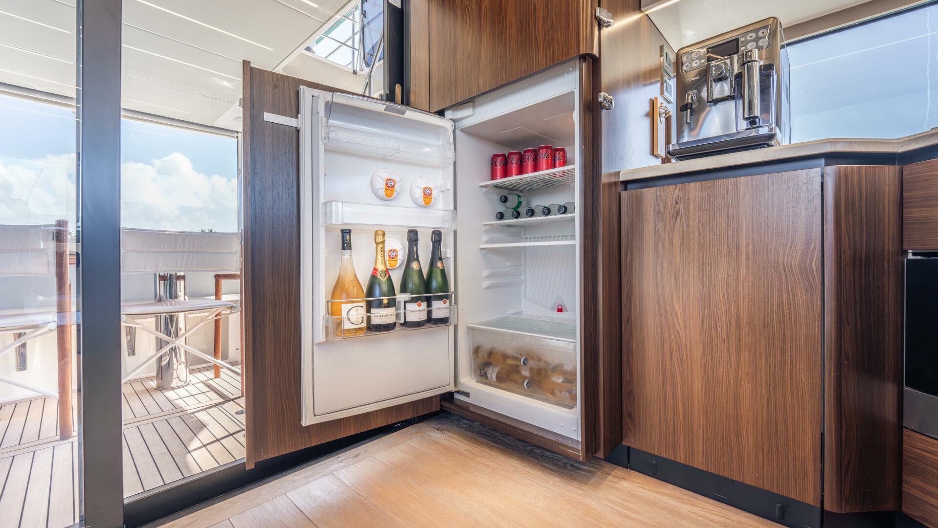 2019 Absolute 58 Fly — photo 31