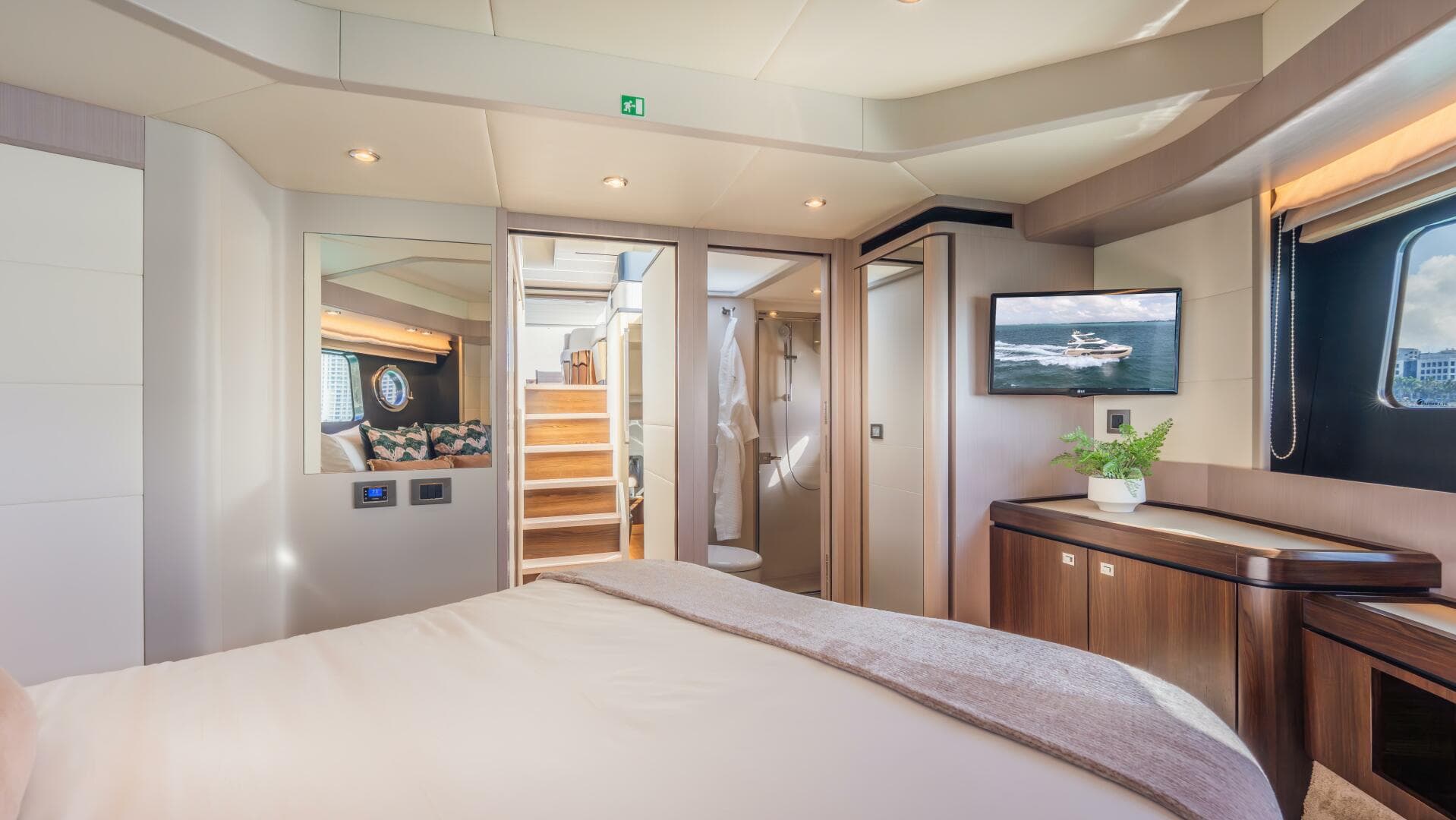 2019 Absolute 58 Fly — photo 11