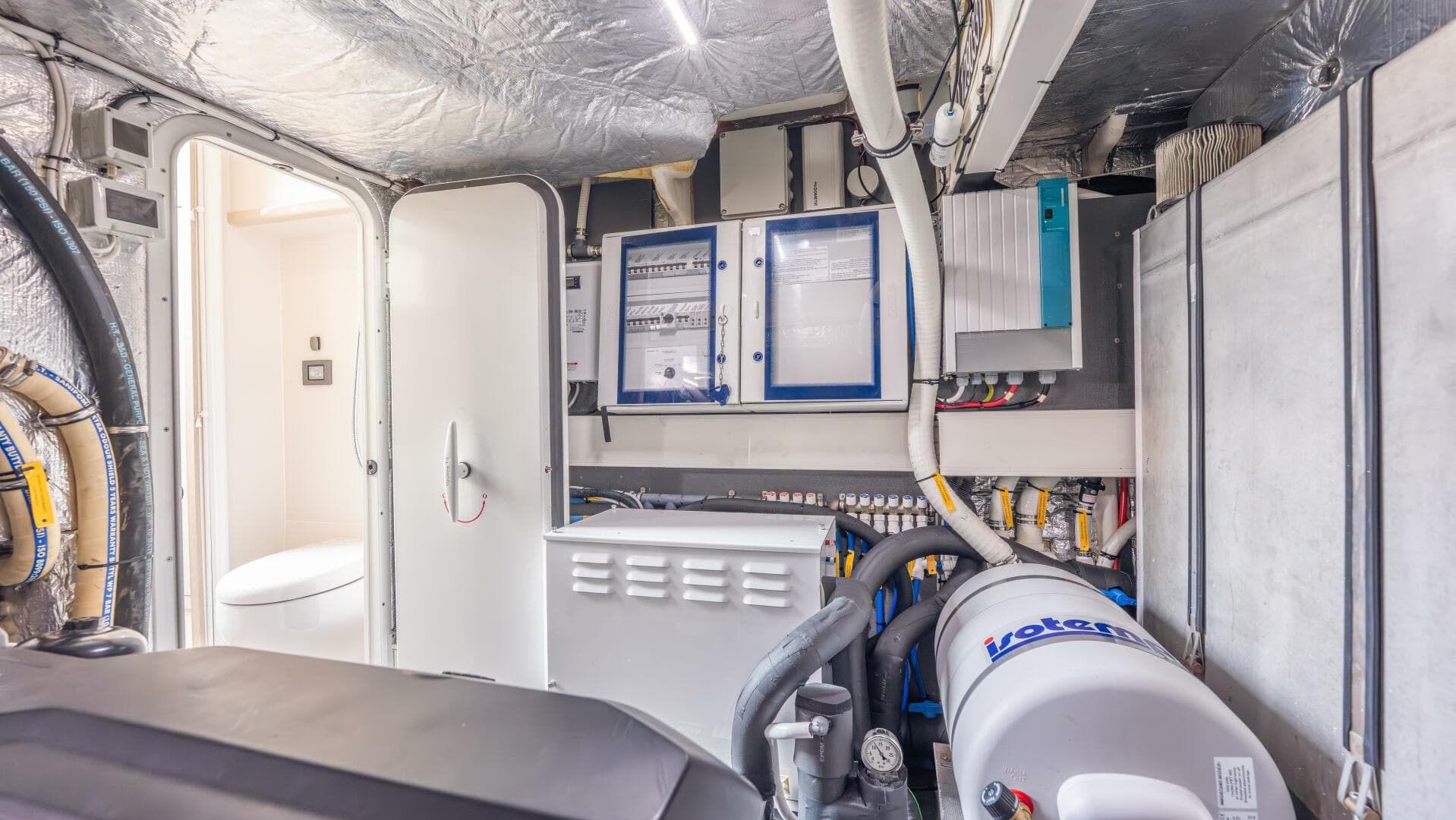 2019 Absolute 58 Fly — photo 62