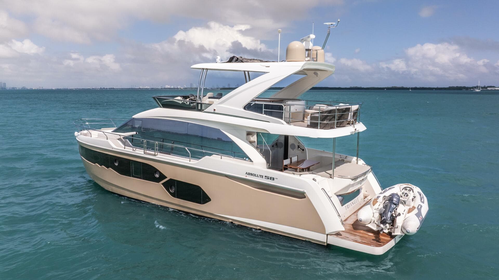 2019 Absolute 58 Fly — photo 3