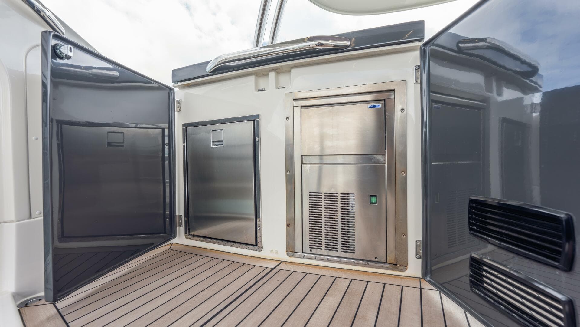 2019 Absolute 58 Fly — photo 54