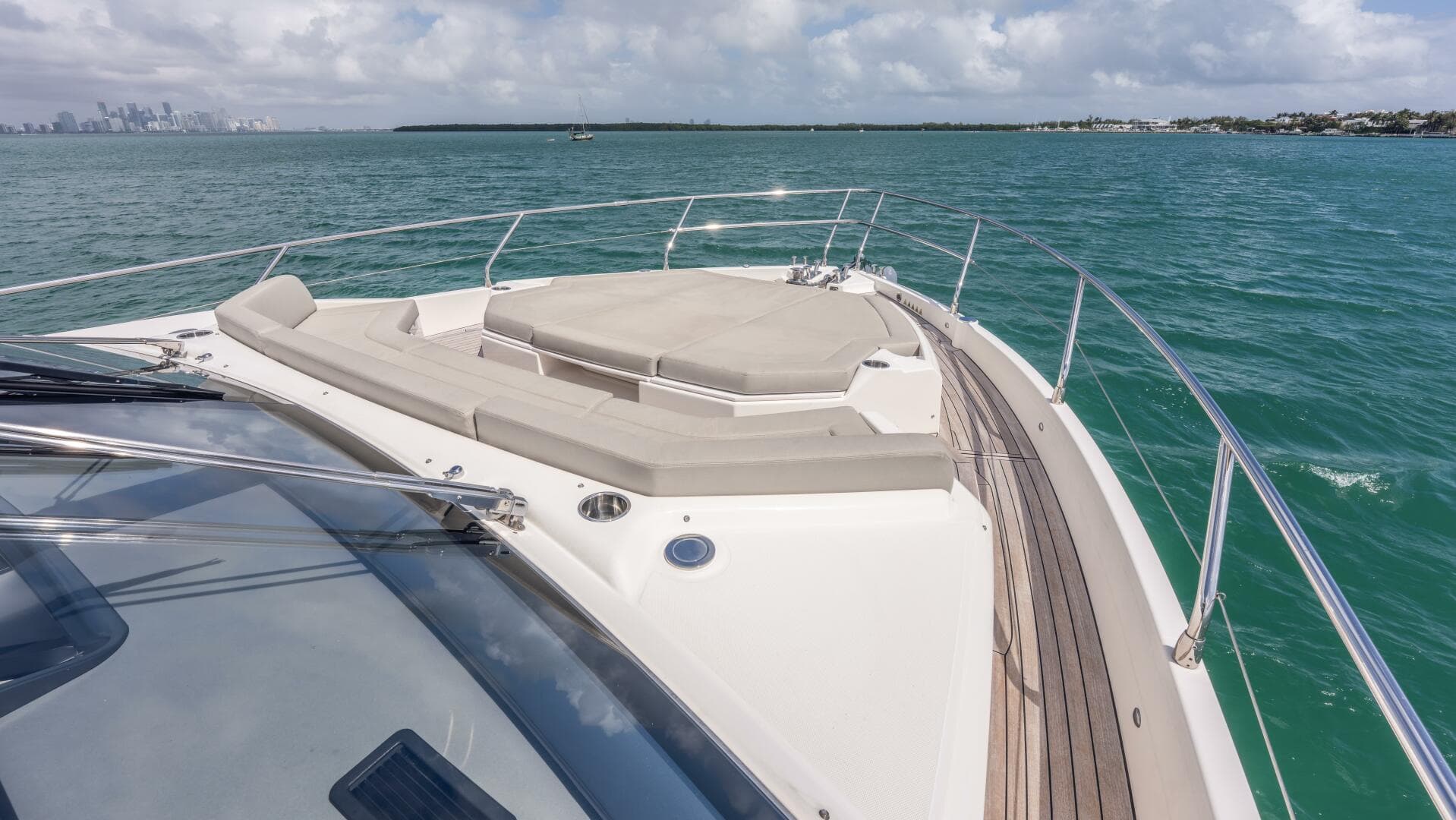 2019 Absolute 58 Fly — photo 44